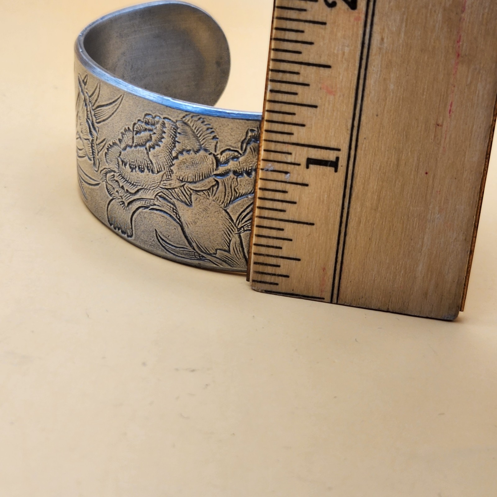 Salisbury Pewter January Carnation Flower Cuff Bracelet GUC