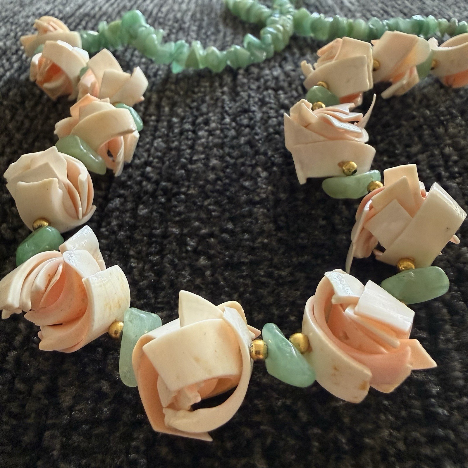 VTG Women’s Aventuri & Hand-Carved Pink Shell Flowers Statement Beaded Necklaces