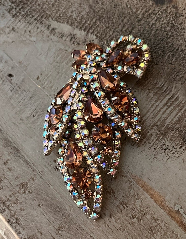 Vintage Weiss Unsigned Crystal Aurora Borealis Brown Topaz Leaf Large 3” Brooch