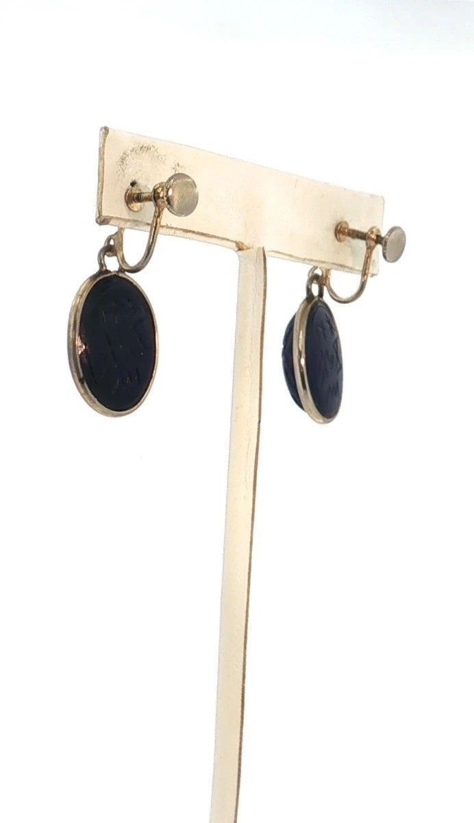 Stunning Vintage Gold Tone Dark Blue Scarab Oval Hinged Screw Back Earrings