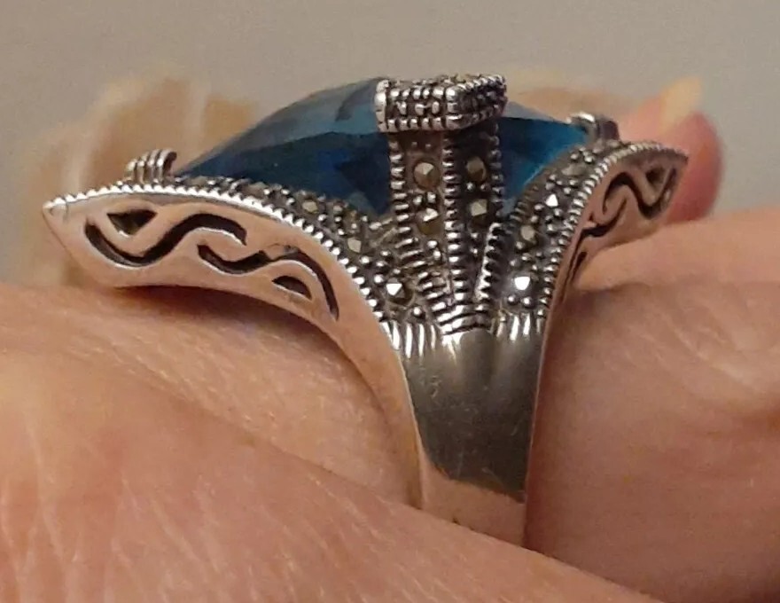 Vintage Estate Sterling Silver Faceted Blue Crystal Glass Pentagon Ring Size 8