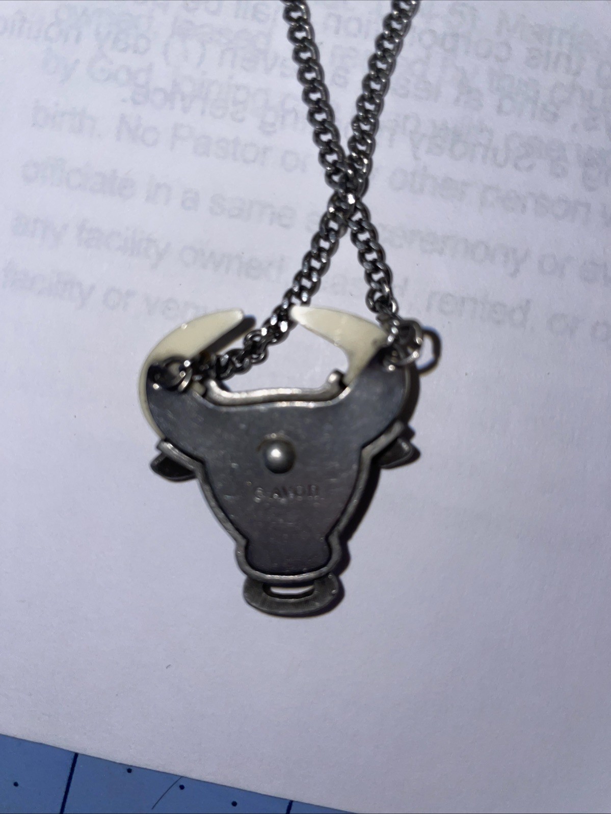 Vintage 1978 AVON “Wild Country” Pewter Bull Pendant Men’s 18″ Necklace