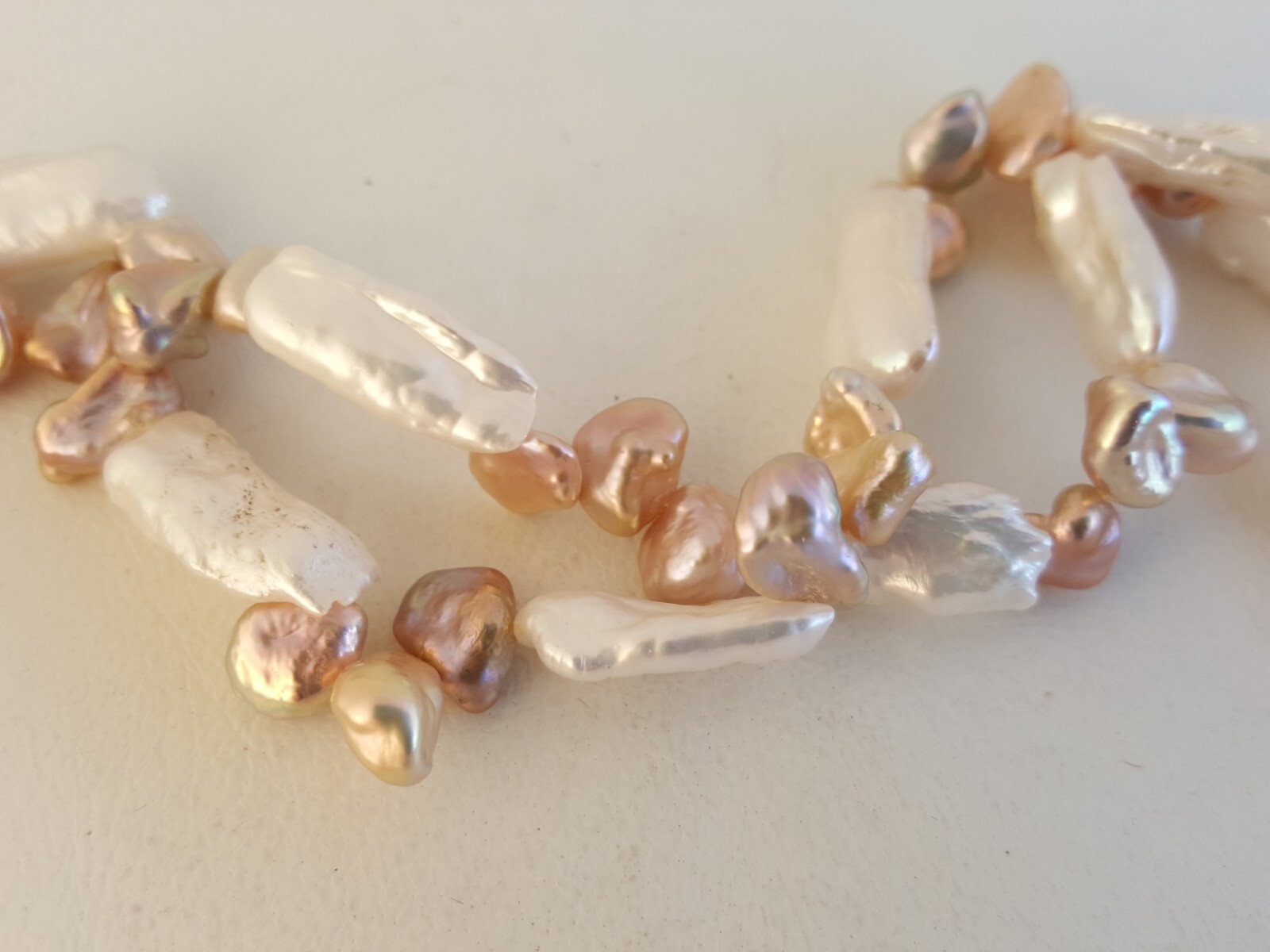 Baroque pearl pink white necklace 40″ long 76 grams