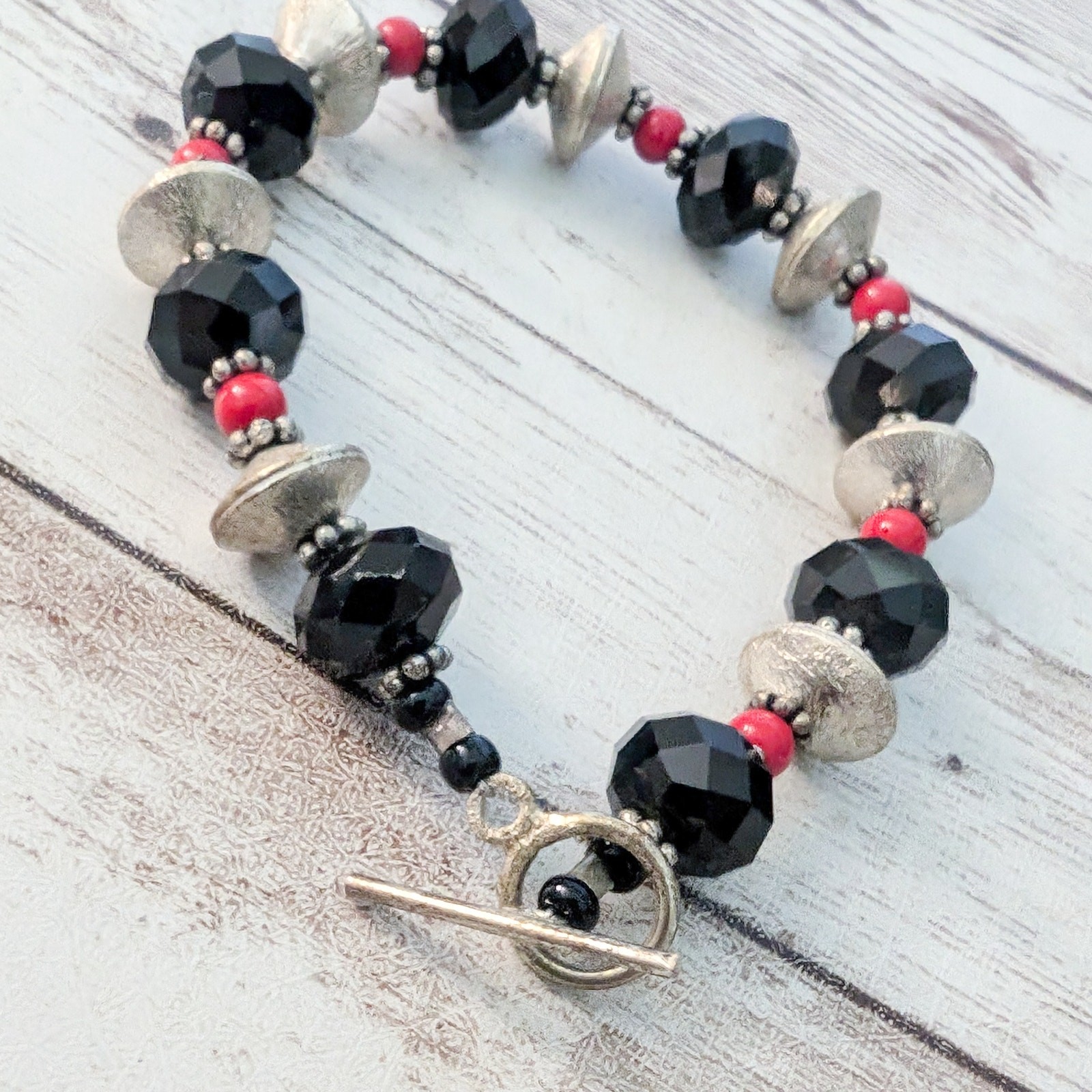 Vintage Bracelet – 7.5″ Black & Red Bracelet
