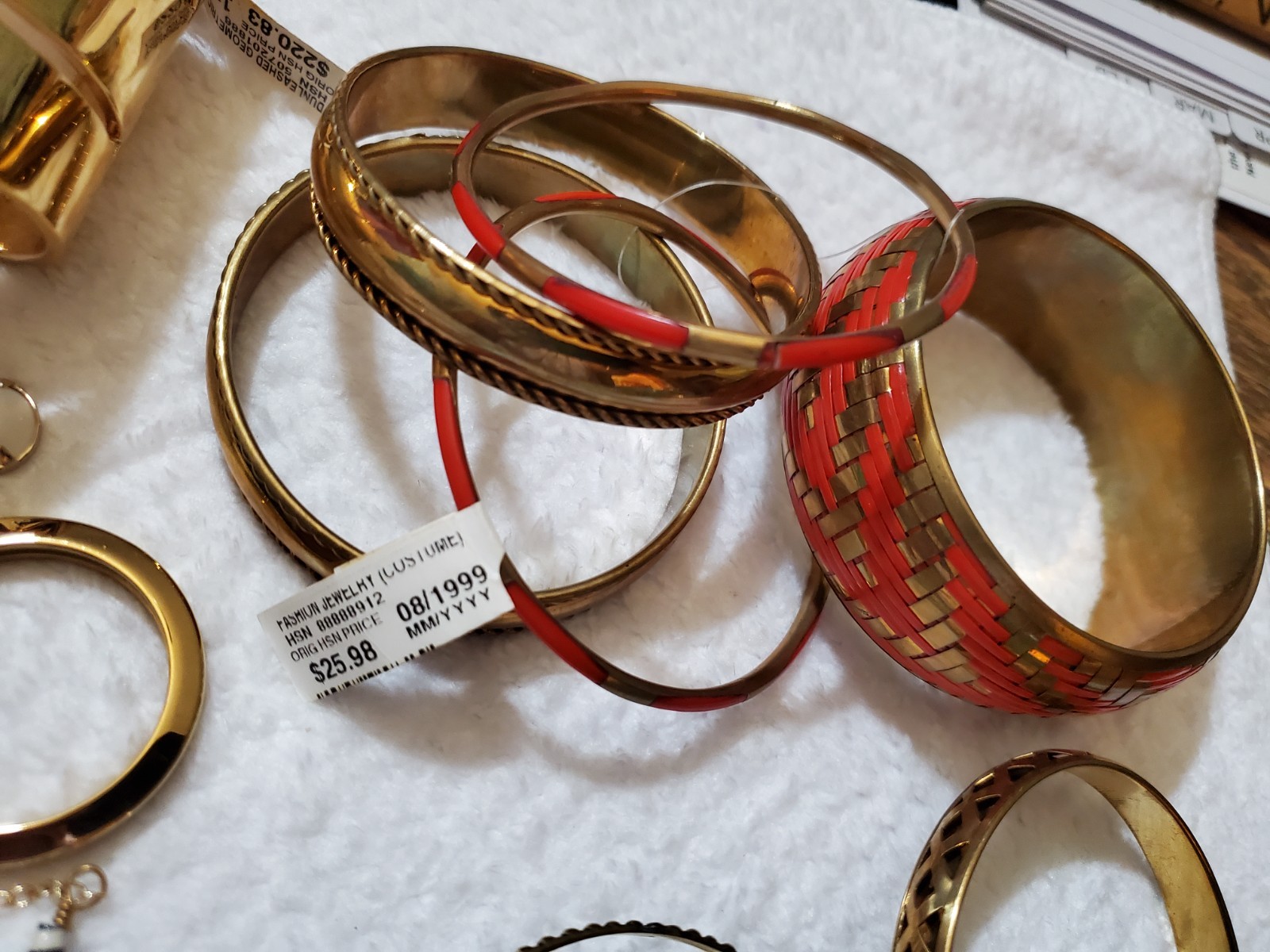 HSN VINTAGE MODERN MIXED JEWELRY LOT,6 NECKLACES 12 BRACELET