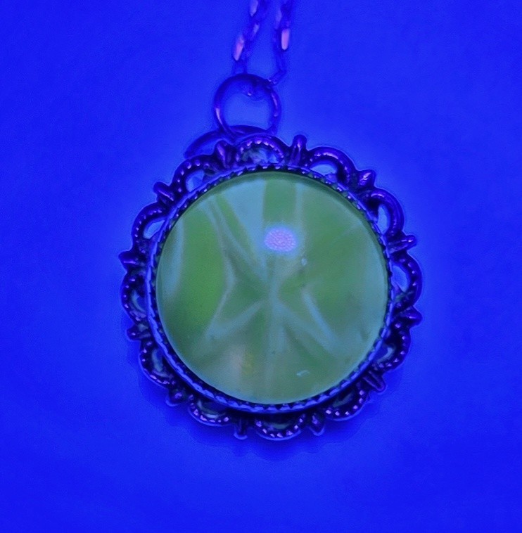 Vintage Art Deco Sterling Silver Yellow Uranium Glass Pendant Necklace Filigree
