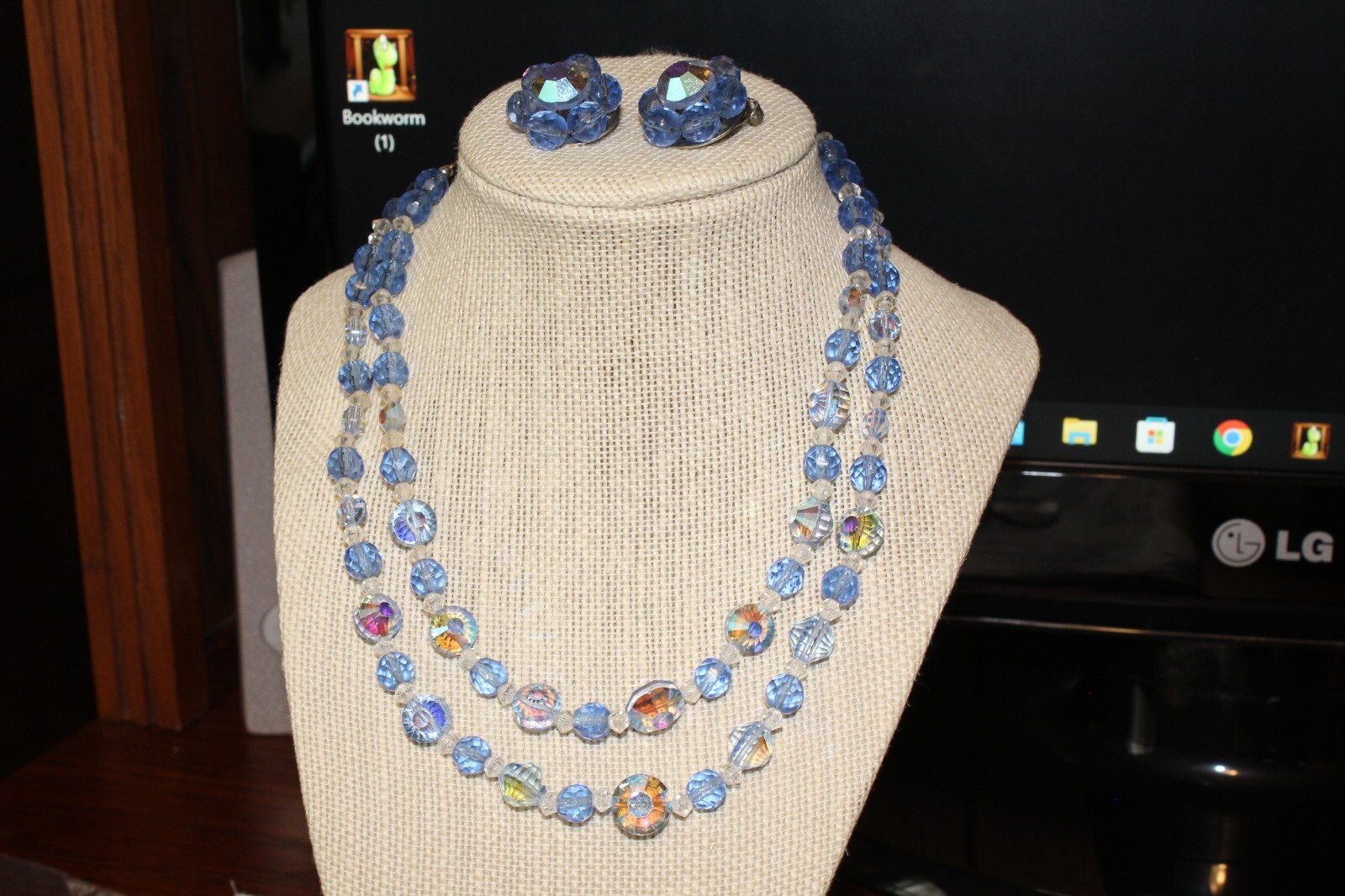 VTG AB BLUE 2 STRAND FACTED GLASS BEAD NECKLACE, BRACLET&CLUSTER CLIPS