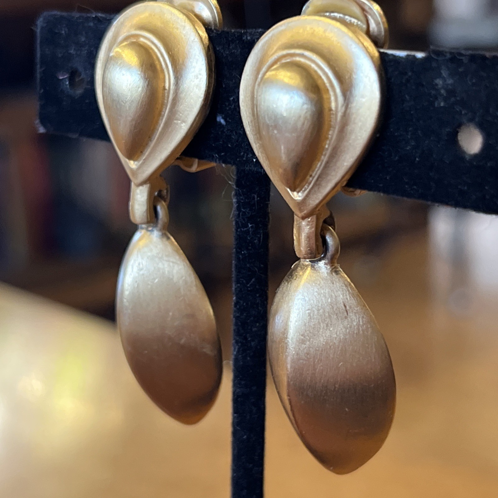 Vintage XEJA Matte Gold Dangle Drop Clip On Earrings Statement Classic