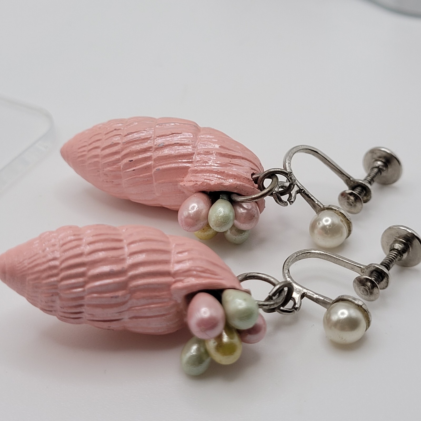 VTG Screw Back Earrings Figural Pink Enamel Conch Shell Shape