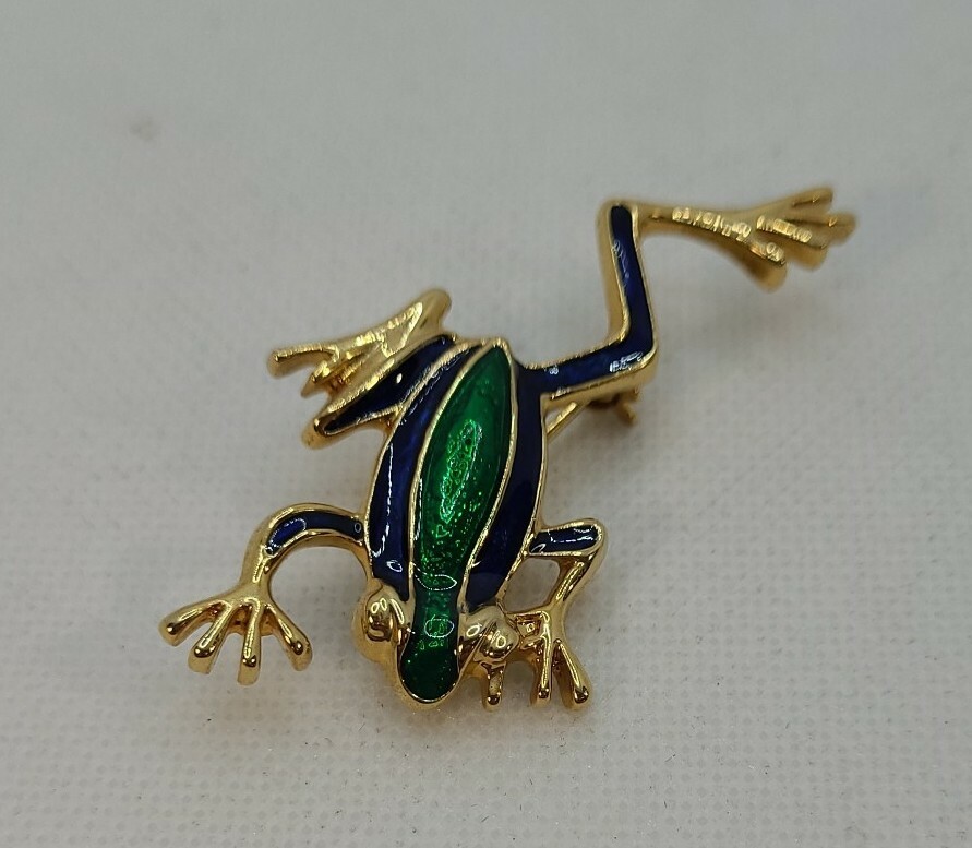 Tree Frog Gold Tone Blue and Green Enamel Pin Brooch Approximately 2-1/4″x1″