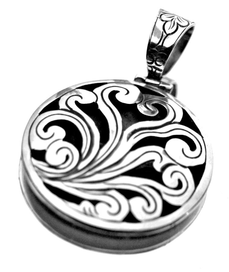STERLING SILVER SCROLLED OPENWORK HINGED BAIL PENDANT BLACKENED BACK PLATE 10.8g