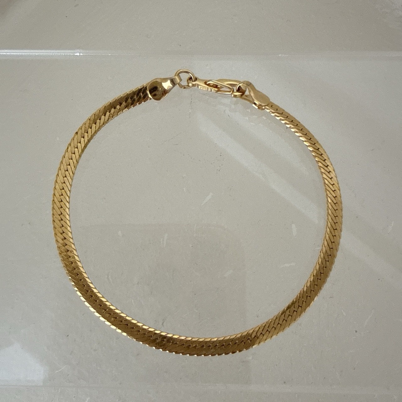 Vintage 1980’s Flat Herringbone Classic Chain Bracelet Gold Tone 7.5” Inch