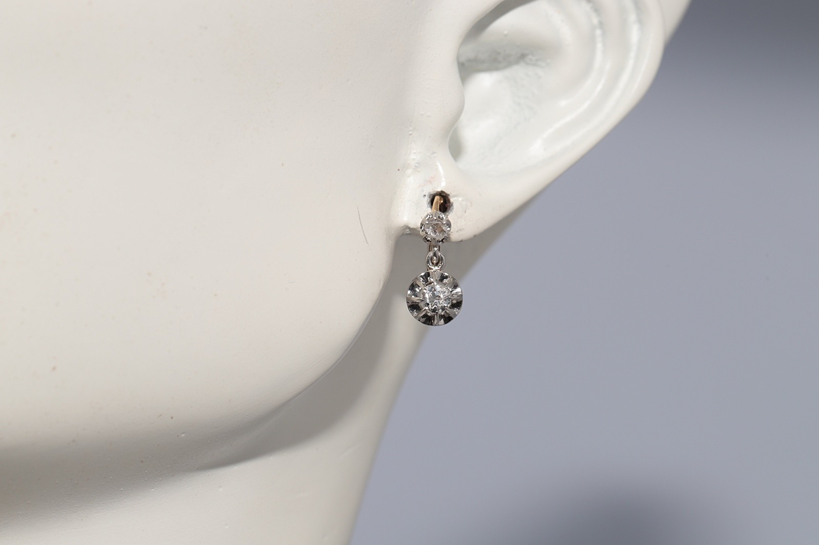 Antique Circa 1920s 18k Gold Art Deco Natural Diamond Decorated Earring