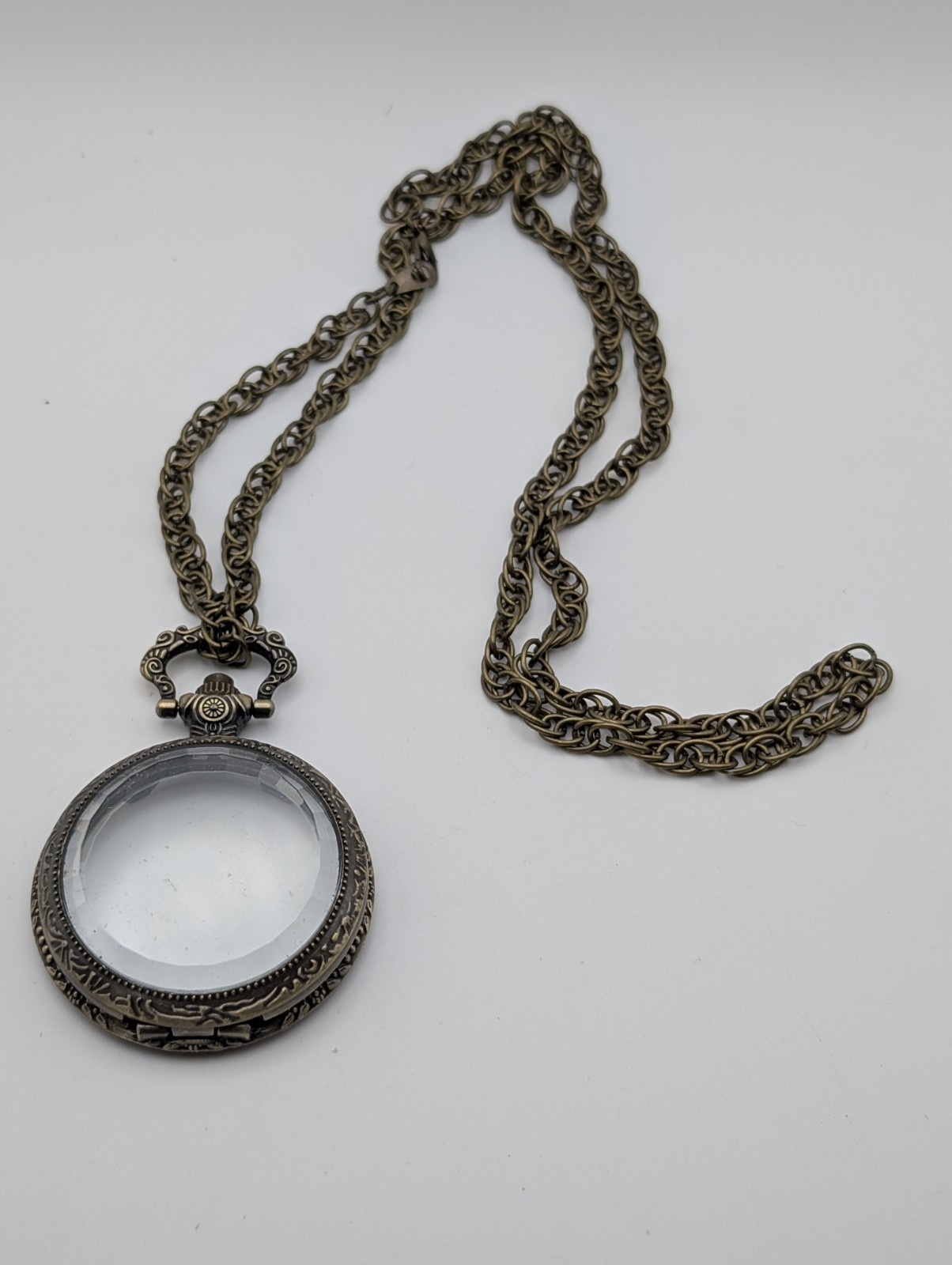 Vintage Style Bronze Tone Glass Pendant Necklace Empty Locket Frame AS-IS 32″