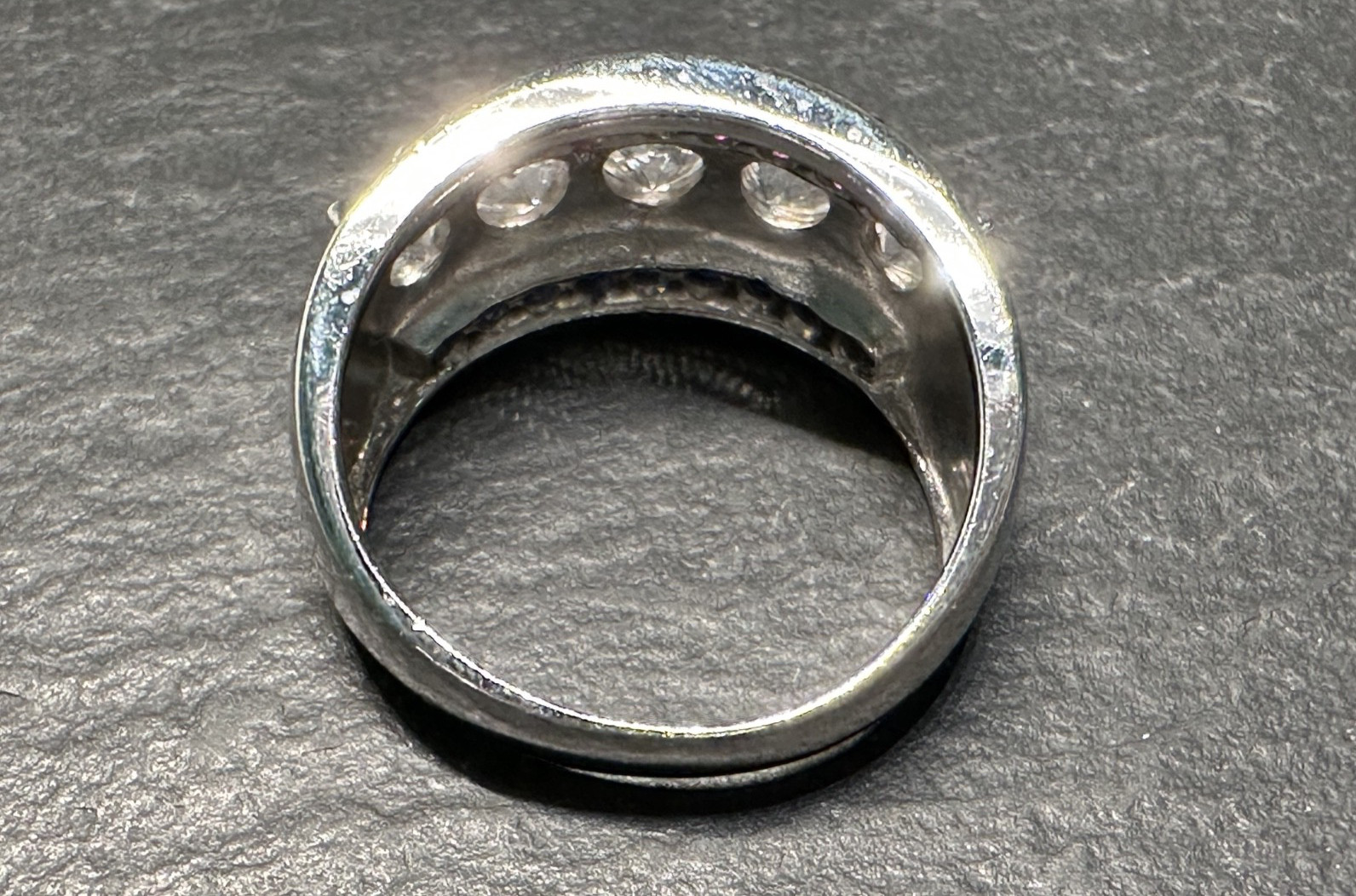 STERLING SILVER, PINK, BLUE & CLEAR BANDED ACCENTED BAND RING SIZE 7.25 H651