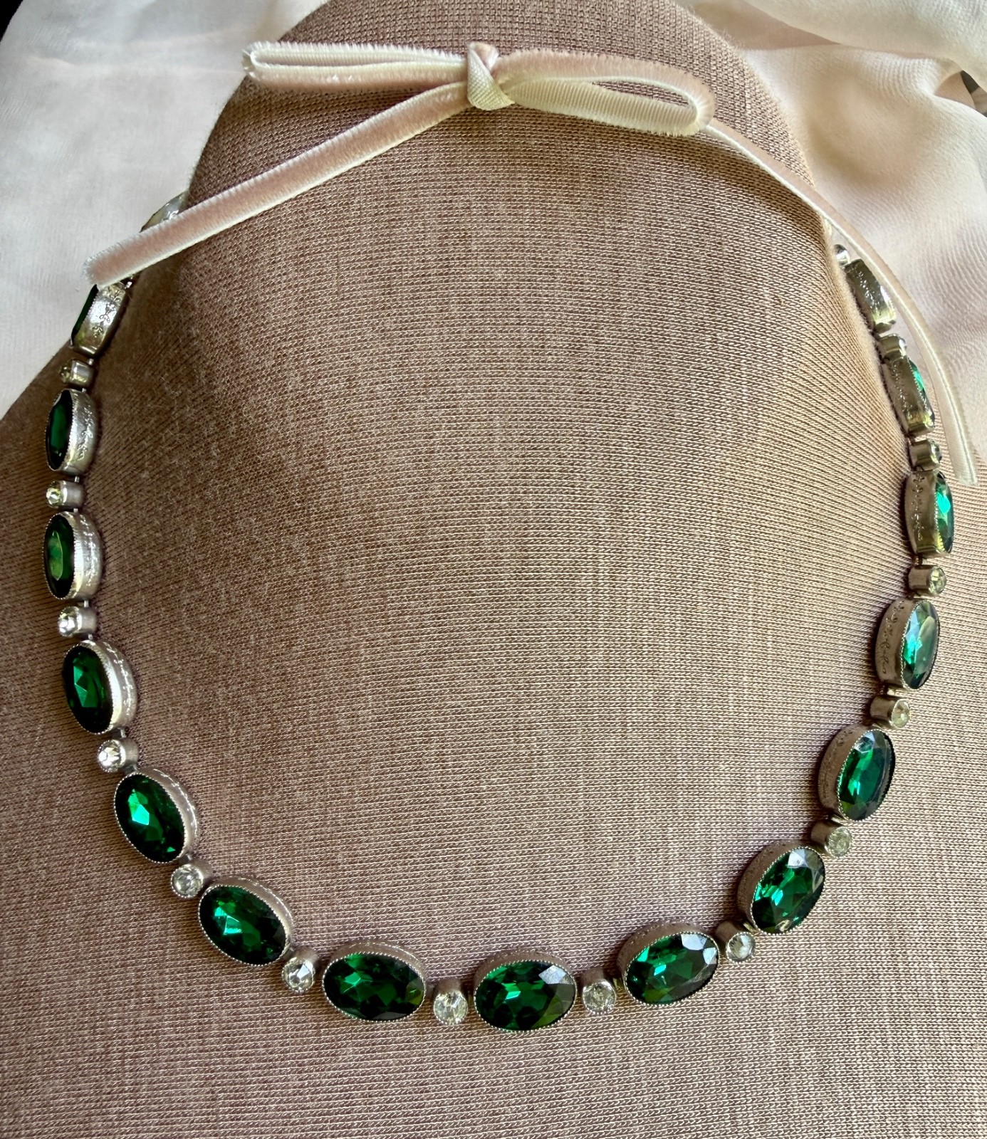 Very Nice Deco/Edwardian Emerald Paste Riviere – Silver Tone/Closed Back
