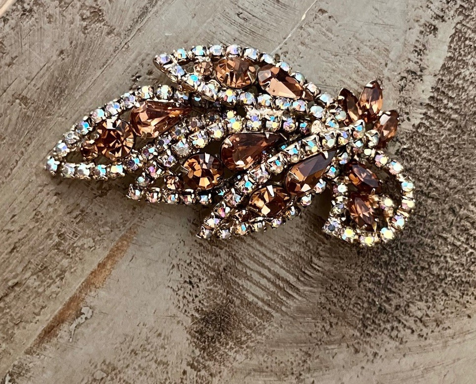 Vintage Weiss Unsigned Crystal Aurora Borealis Brown Topaz Leaf Large 3” Brooch