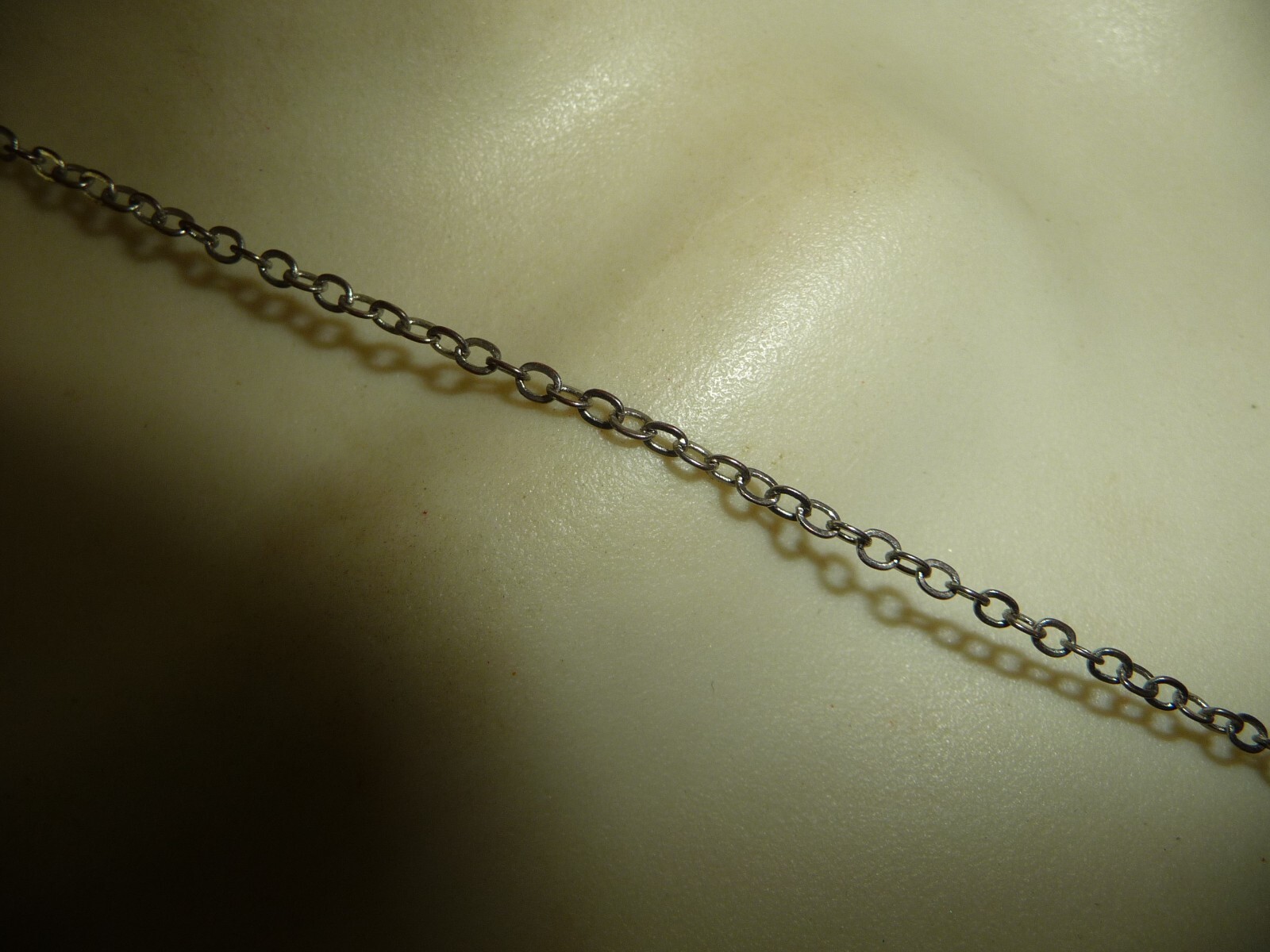 ” C ” PENDANT GRAY STONE RHINESTONE BORDER SILVER TONE CHAIN NECKLACE #17/12K