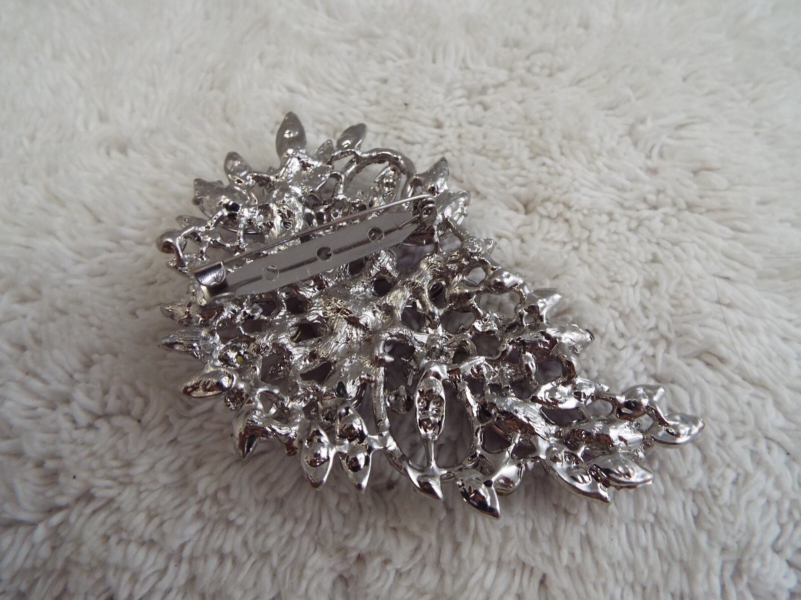 Silvertone Purple Pink Acrylic Faux Rhinestone Pin (A53)
