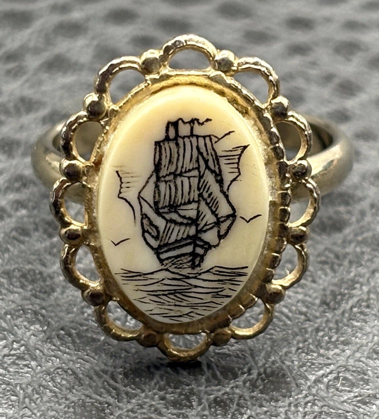 Vintage Ship Gold Tone Filigree Sea Nautical Painted Resin Oval Statement Size 6