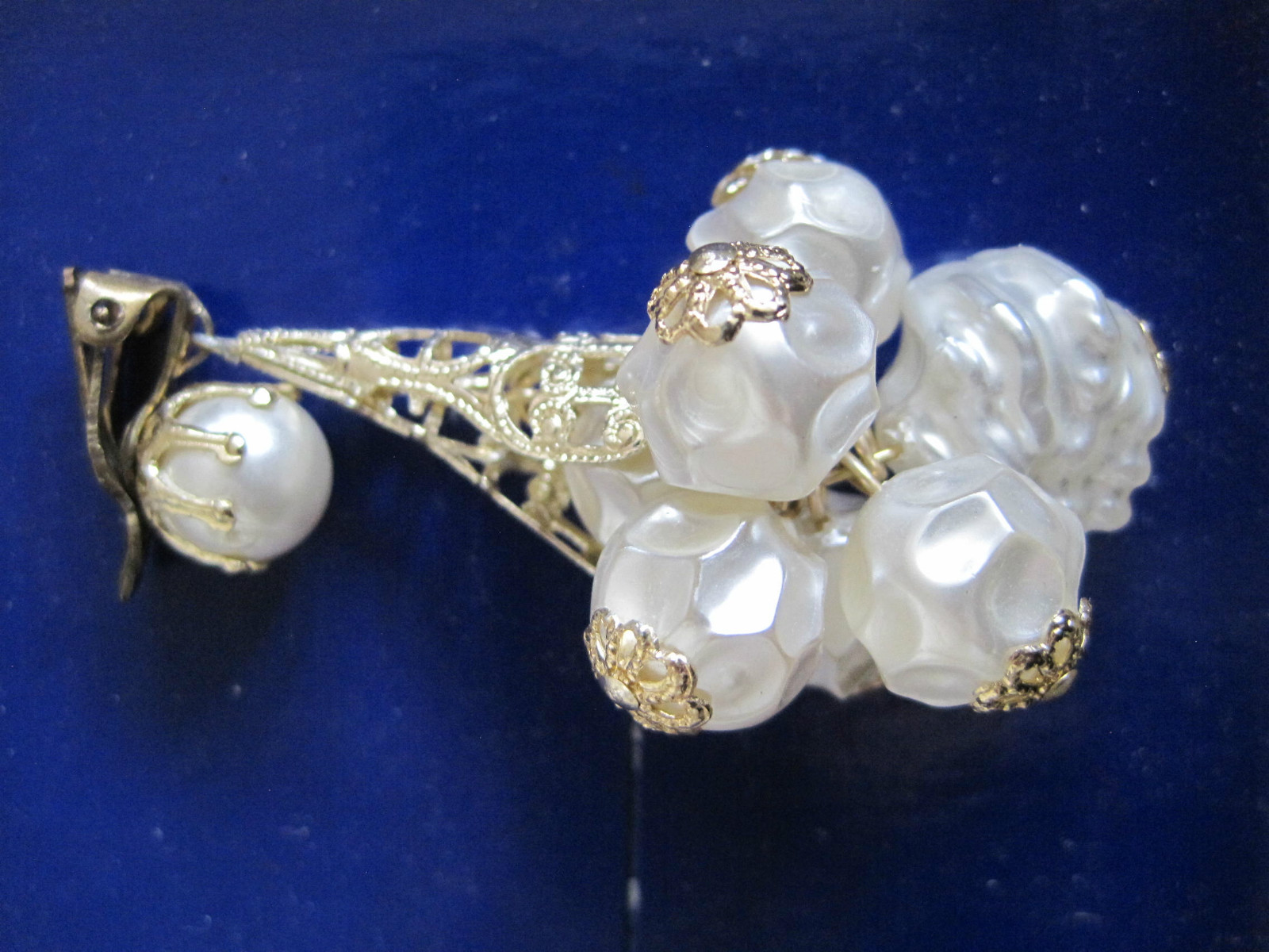 Vintage Extra Large Faux Bumpy Pearl Dangling Earrings Clip Japan 2.5″ Popcorn