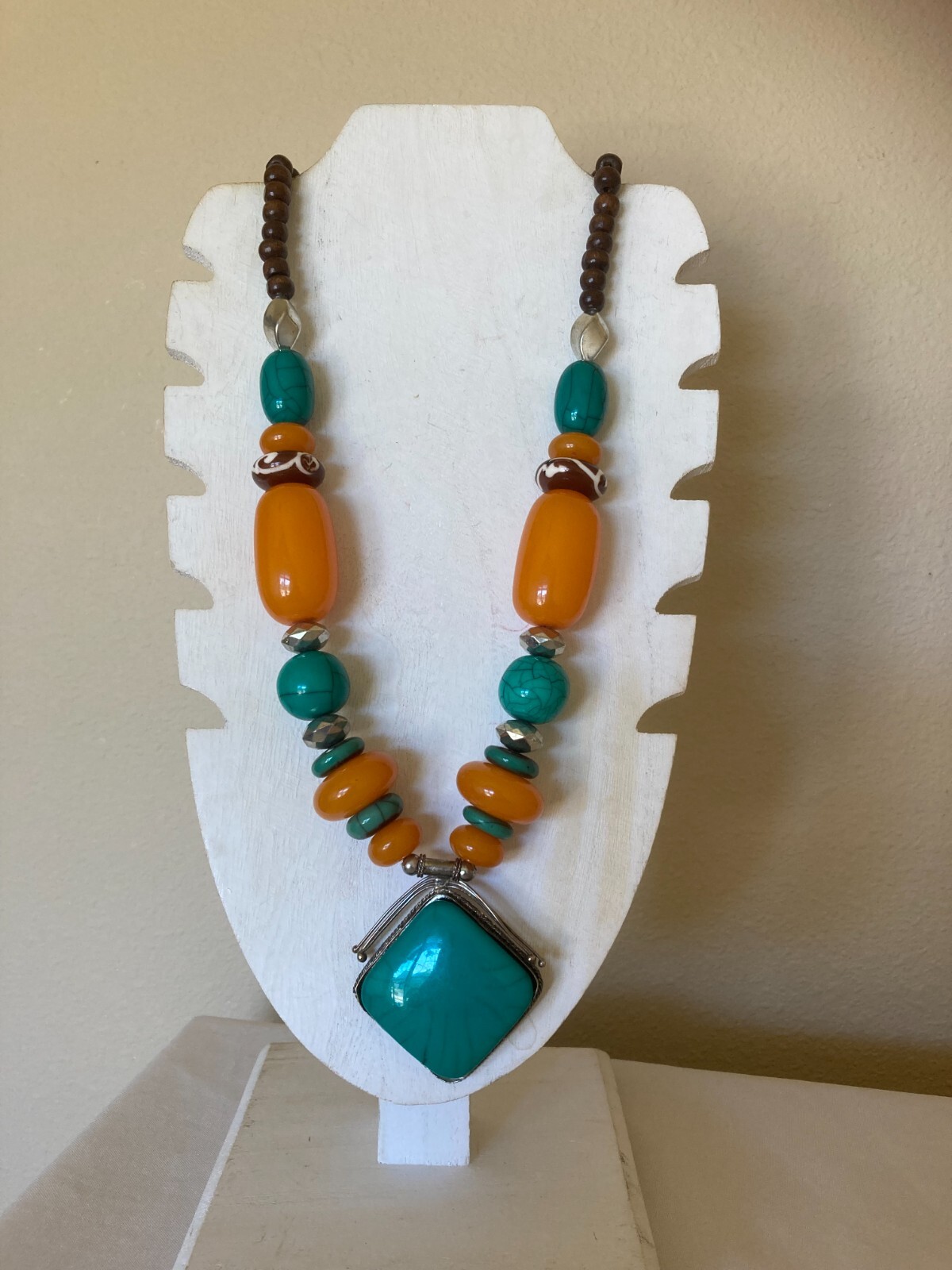 Vintage Multicolor Stone, Lucite and Wood Bead Center Pendant Necklace – 29″