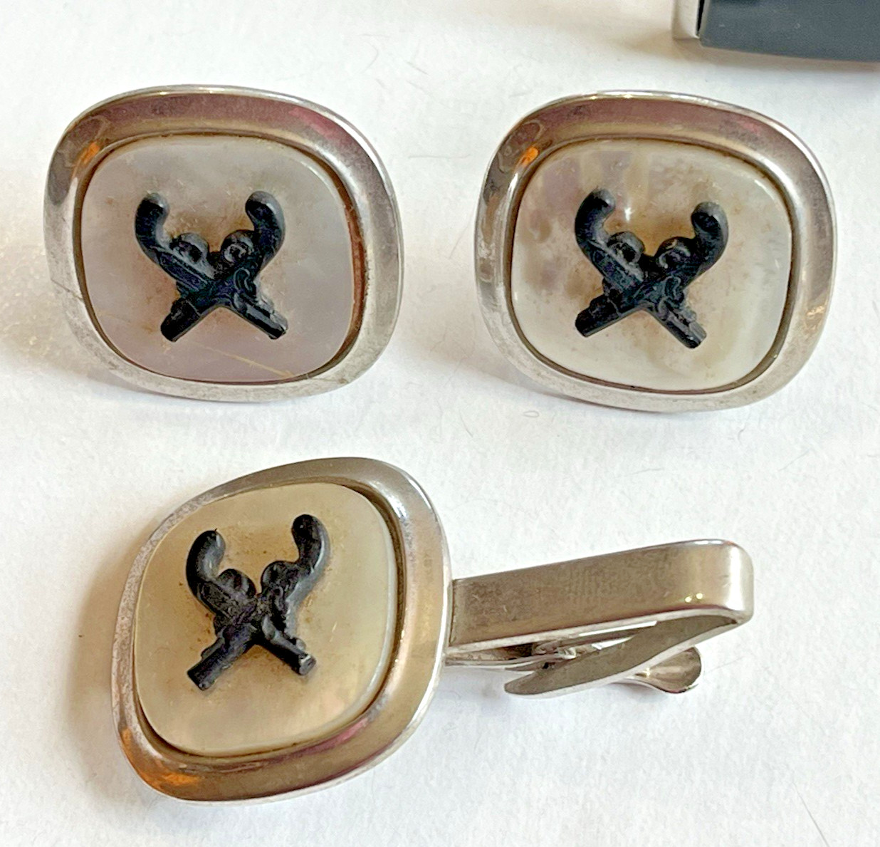 Vintage Lot Men’s Jewelry Cuff Links Tie Tacks Clips Ring Jade Tiger Eye Pistols