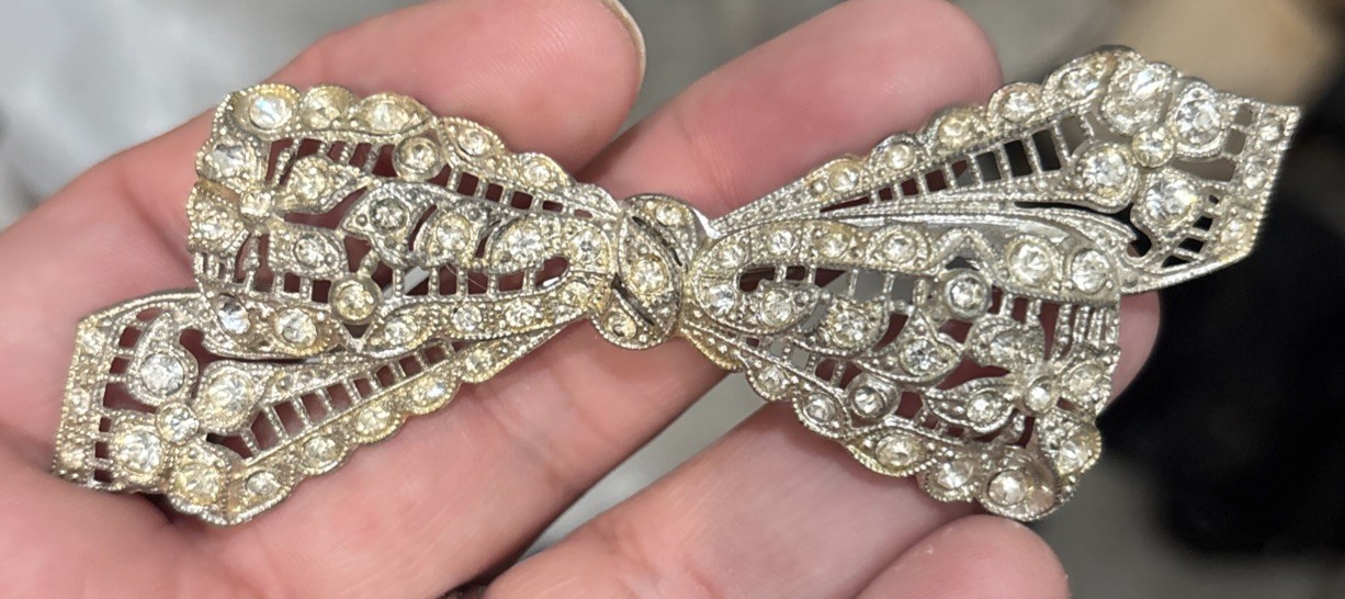 Vtg New England Glass Works Lacy Rhinestone Bow Brooch – 3 3/4″