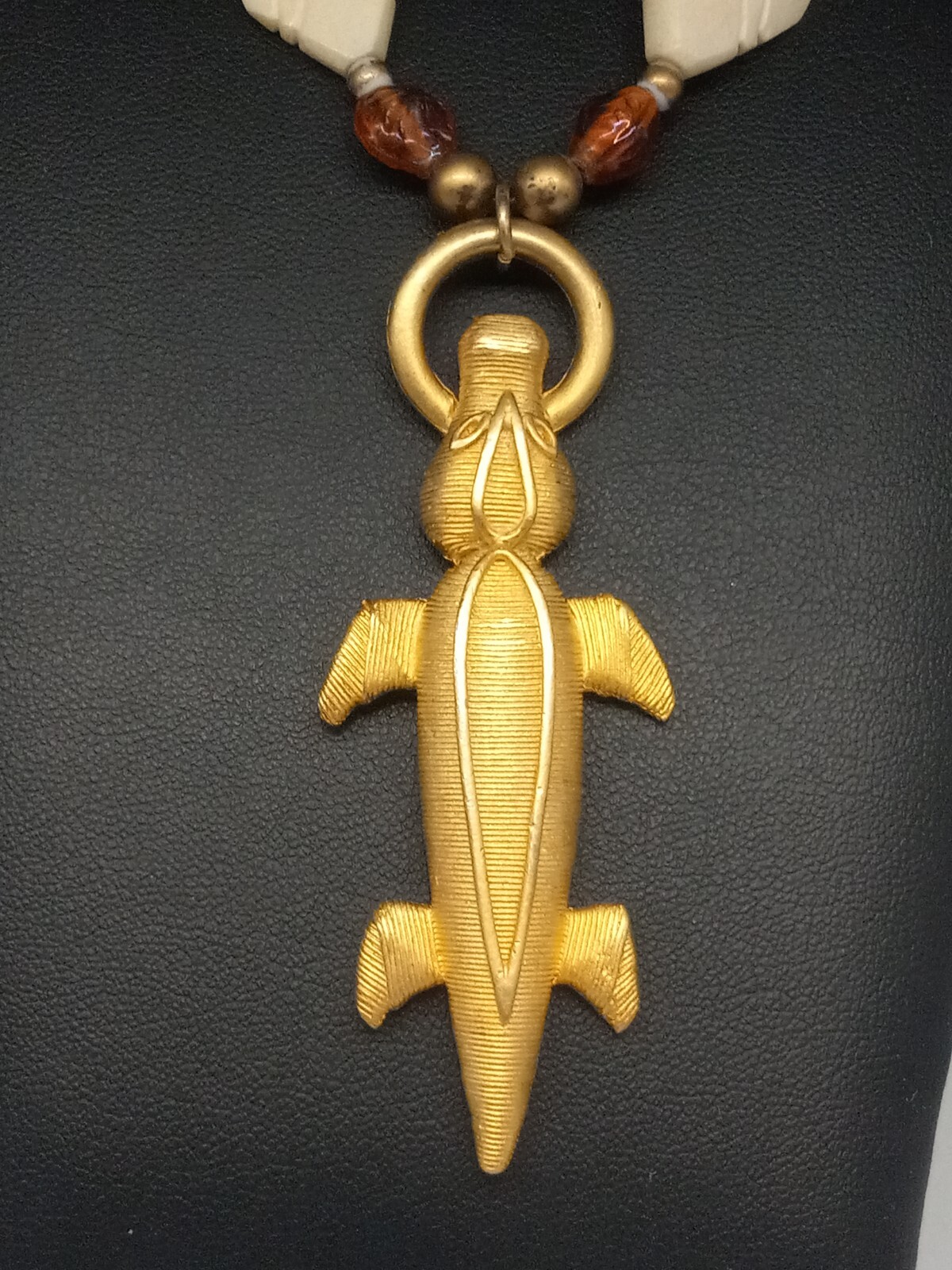 ORENA PARIS Rare Vintage Gold Tone Detailed Alligator Pendant Necklace