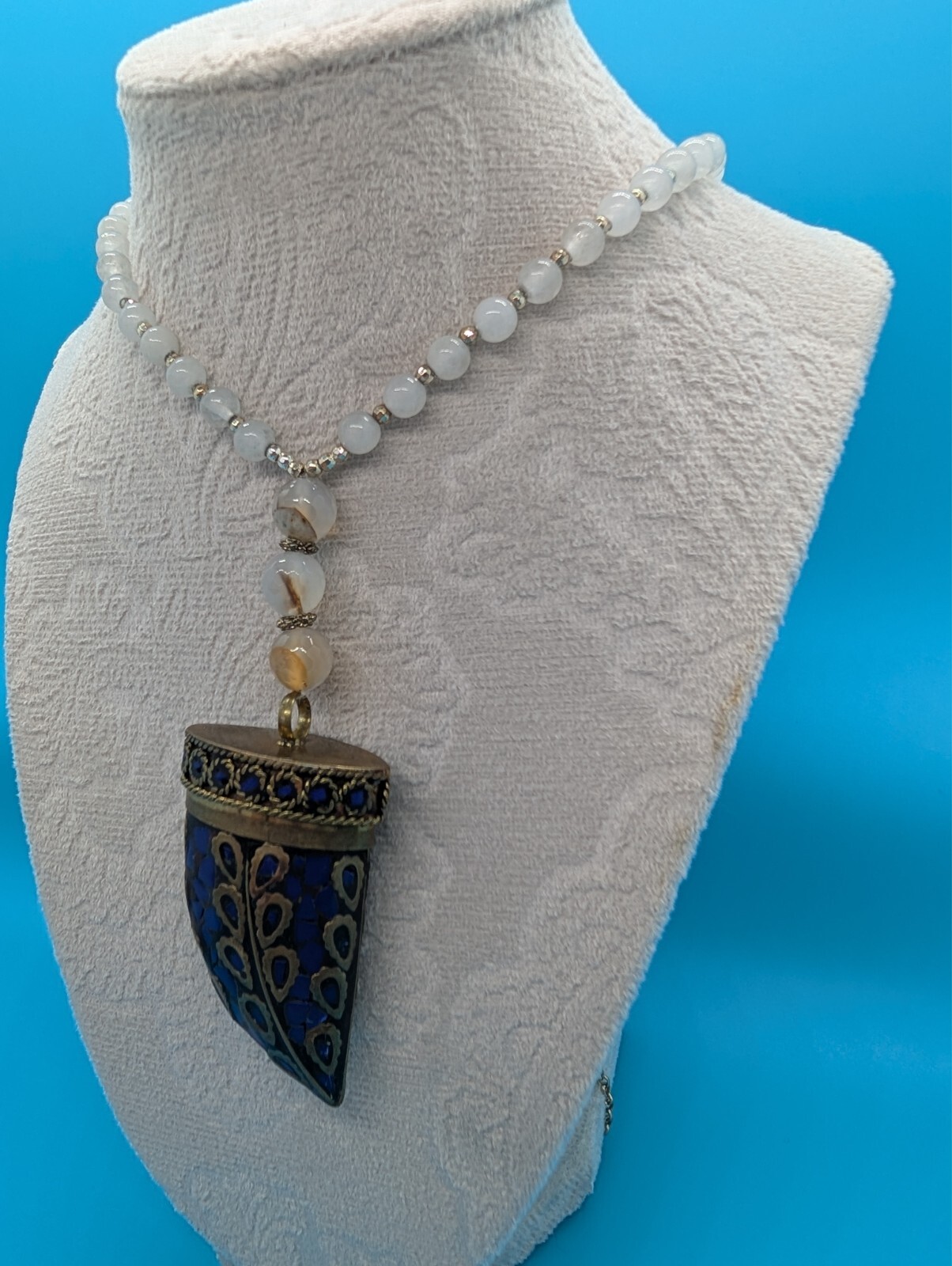 Horn pennant with rose quartz necklace 16 and 1/2 in