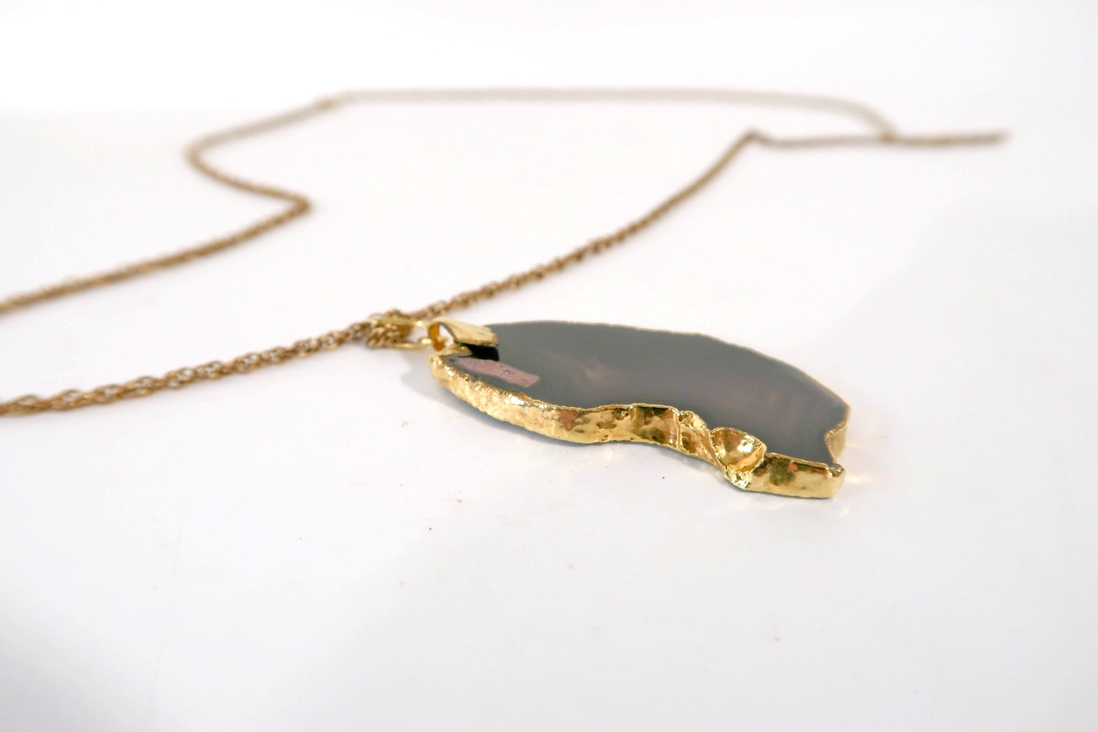 Vintage Rolled Gold Natural Agate Slice Pendant Necklace Boho Stalactite Geode