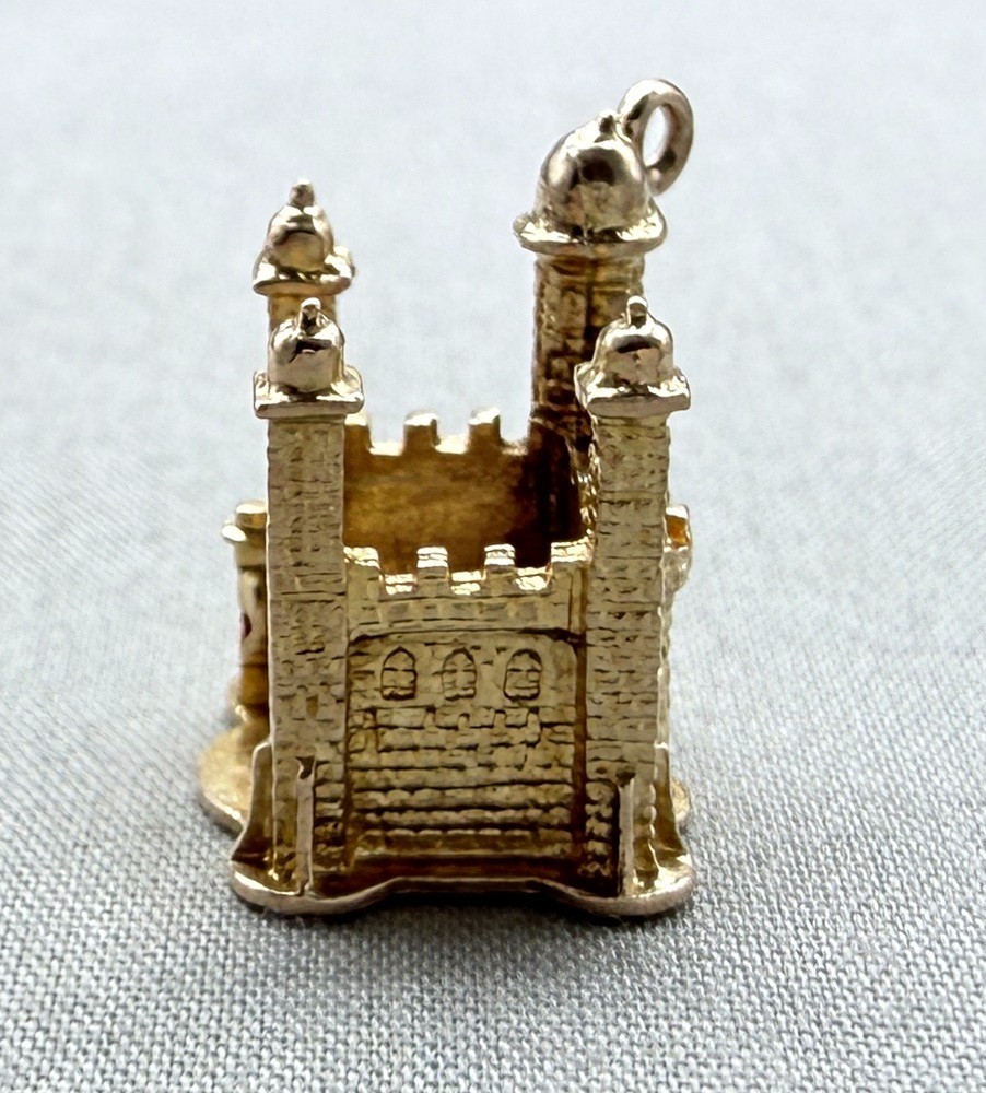 Vintage 9K Gold Tower of London Charm Fortress Cannon Beefeater England 4.2 Gr