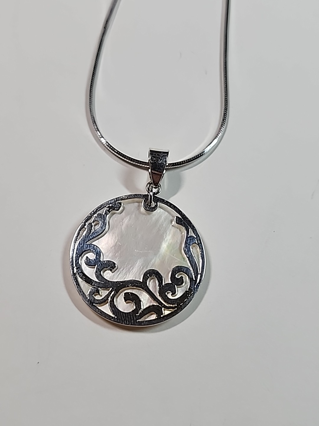 SX 925 Silver Sally C HSN Open Scroll Work MOP Medallion Pendant 16″ Necklace