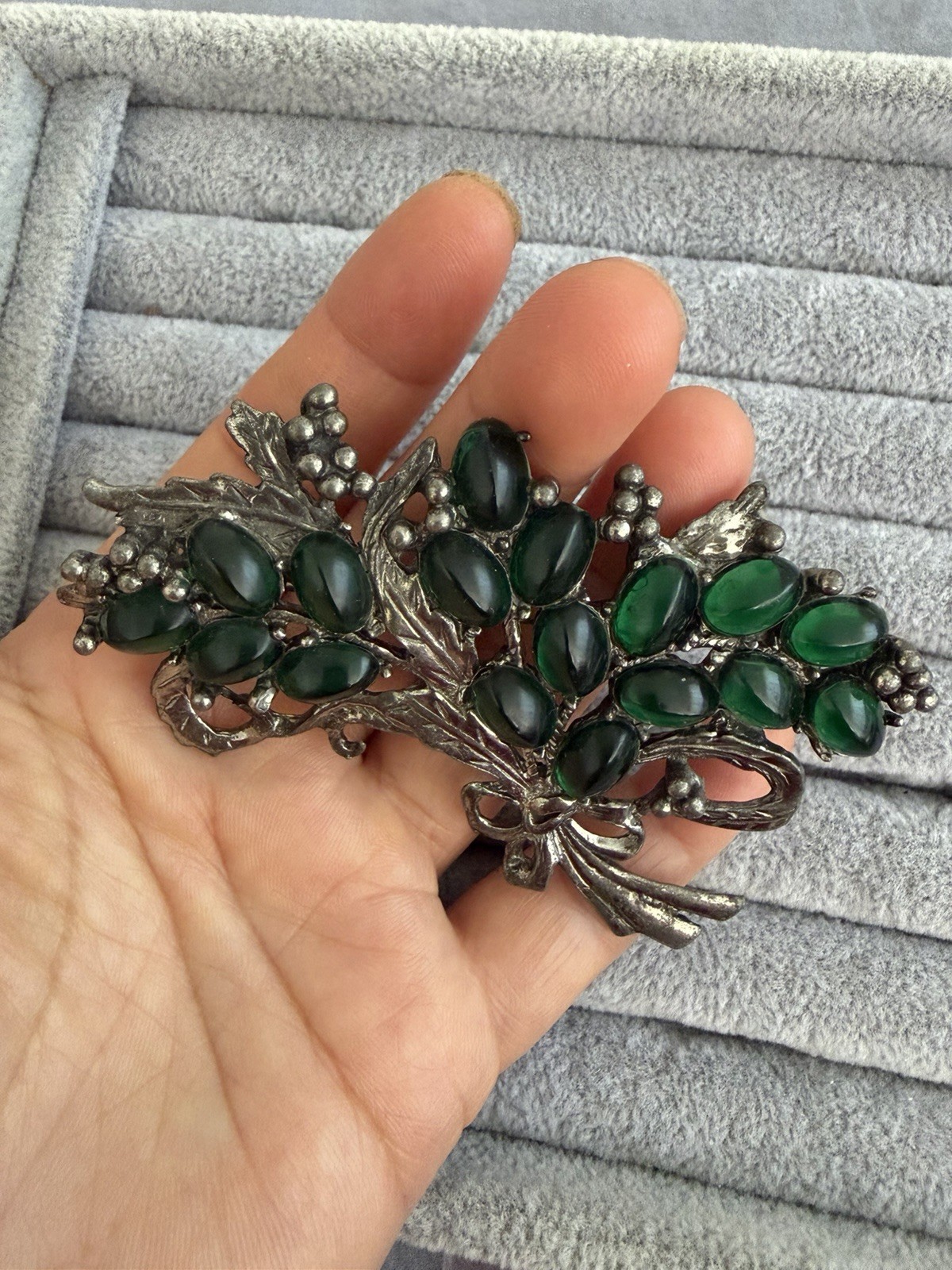 Vintage Green Glass Cabochon Grapes Bouquet Brooch Silver Tone Pin