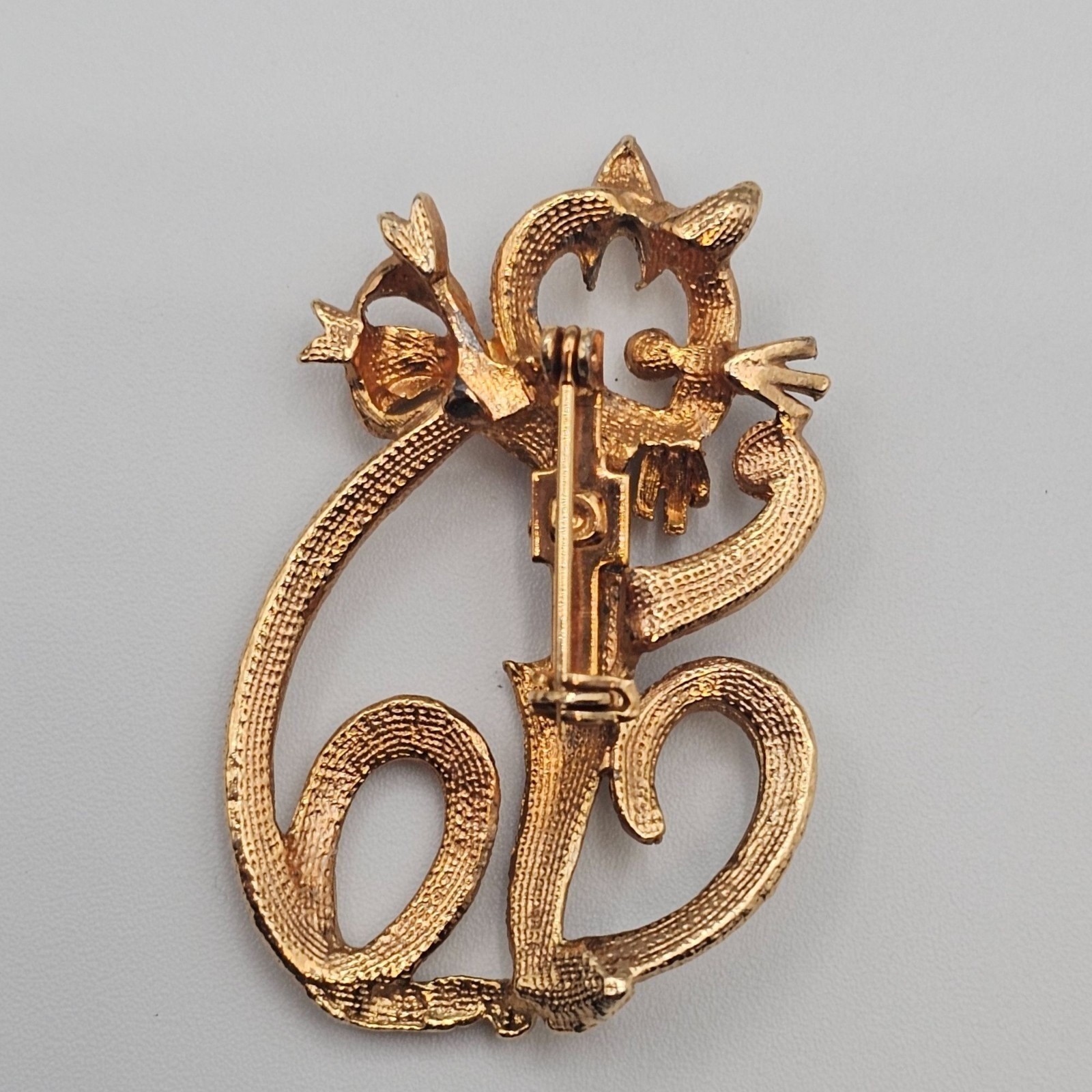 Vtg Cat Brooch Pin Gold Tone Textured Kitty with Bow Animal Lover Gift Cute
