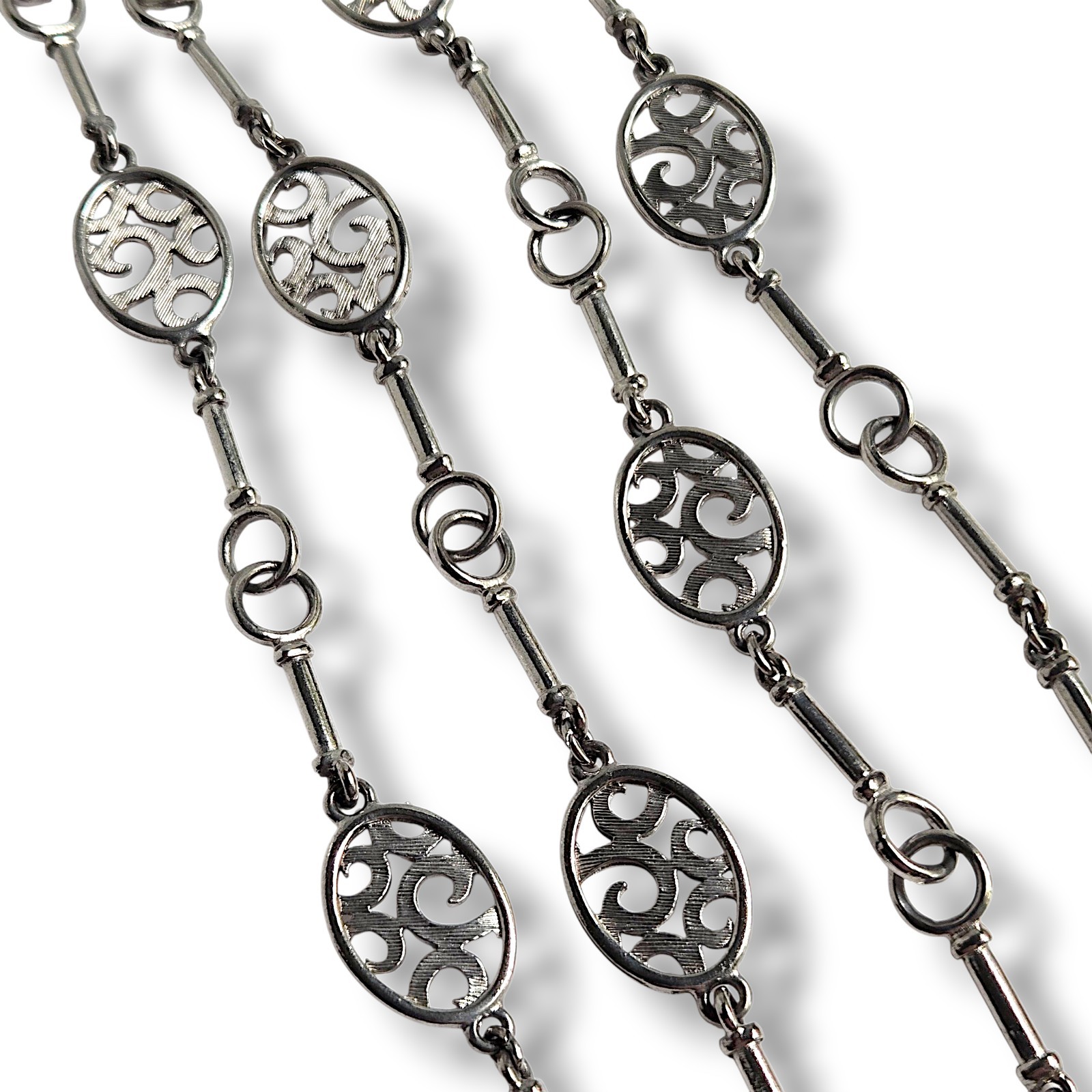 Vtg Silver Tone Bar Link Necklace Scrolled Oval Medallion Openwork Station 32″