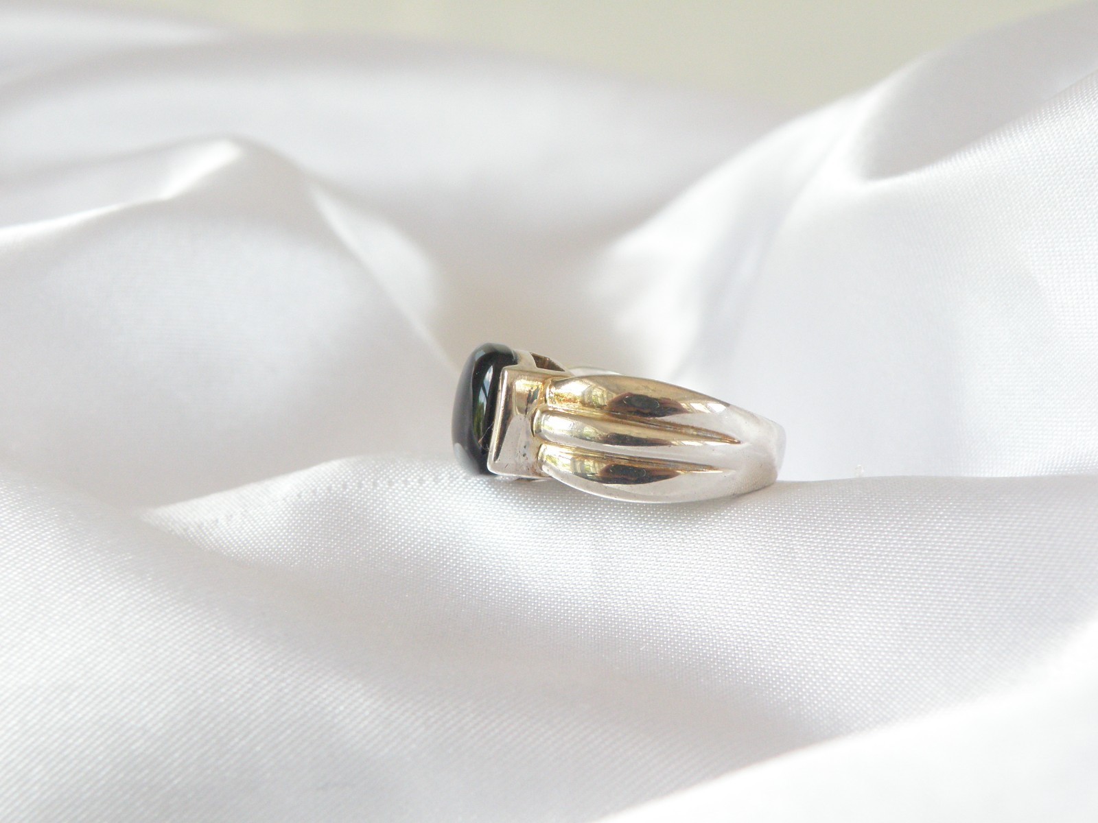 Vintage Sterling Silver 925 Black Onyx Cable Ring Size 7
