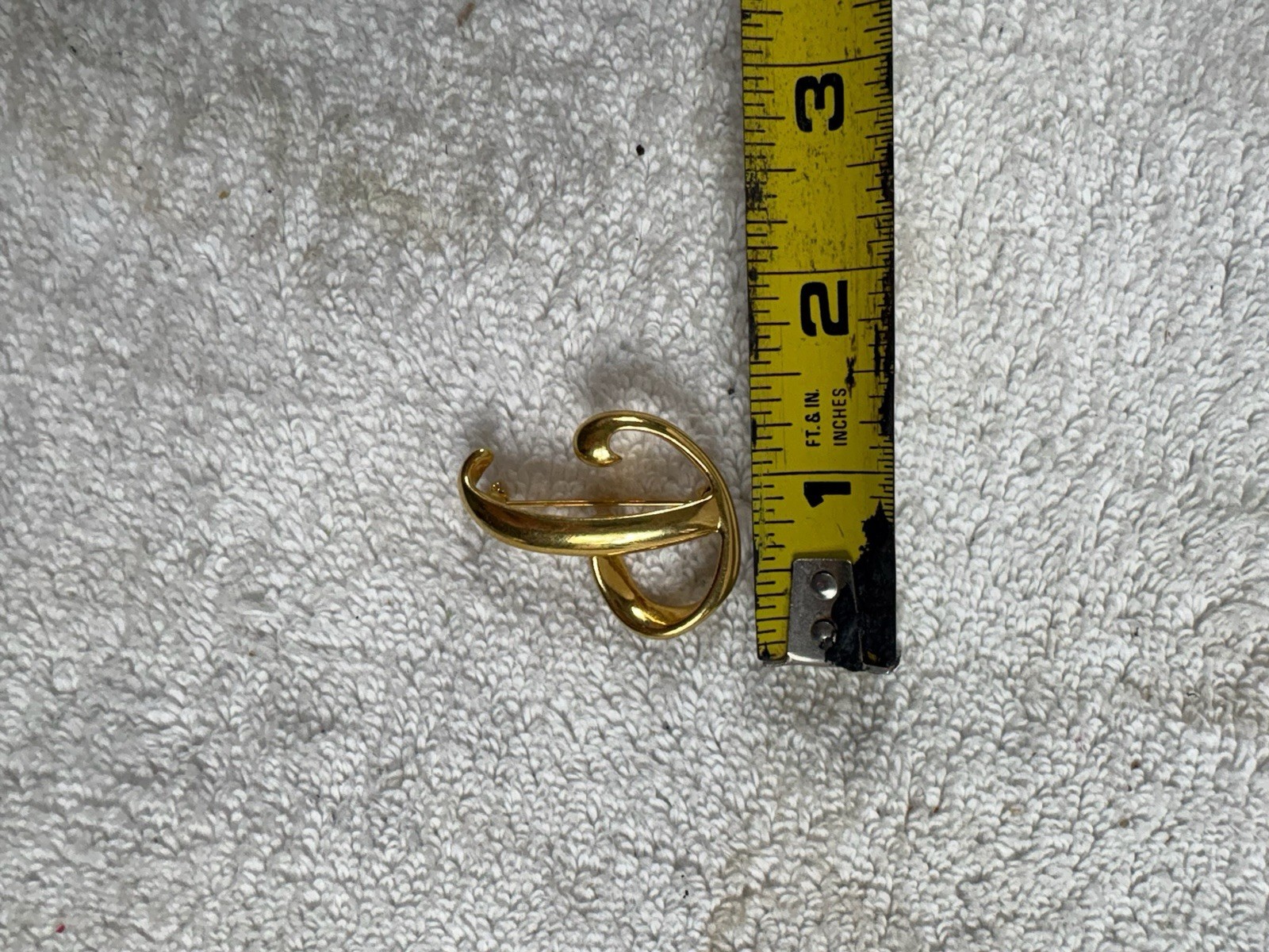 VTG Signed AK Anne Klein Gold Tone Script Letter P Initial Pin Brooch Monogram