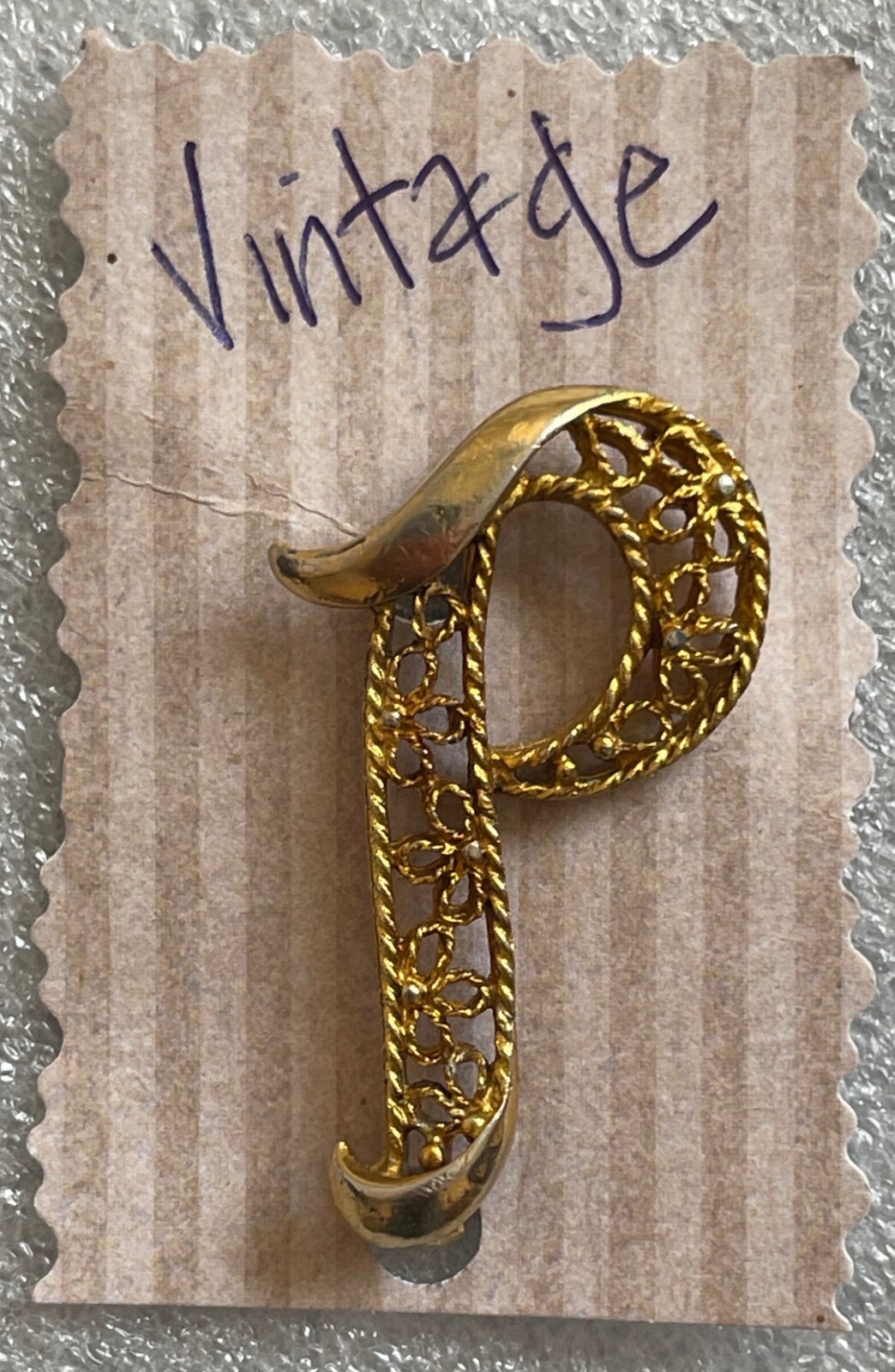VINTAGE MANSELLE INITIAL LETTER “P” GOLD TONE PIN BROOCH