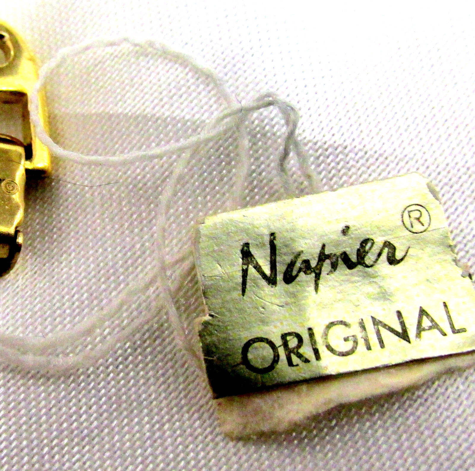 VTG RUNWAY STATEMENT NAPIER CHUNKY 3/4″ FAUX PEARL GP BEAD 18″ NECKLACE TAG 80s