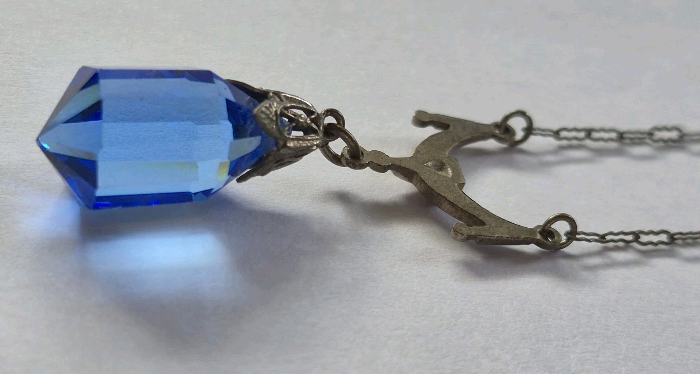 Necklace Art Deco Blue Crystal Sphere Faceted Shape Silver Tone Chain 15.75″