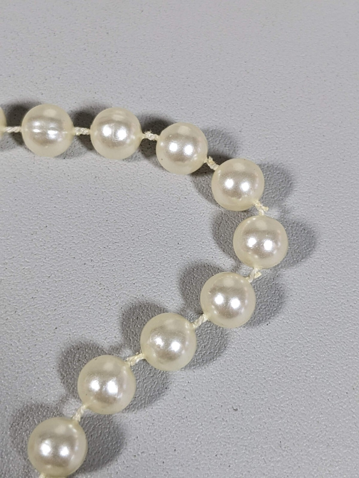 Vintage Ivory Color Faux Pearl 8mm Acrylic Bead Necklace 17.5 inch