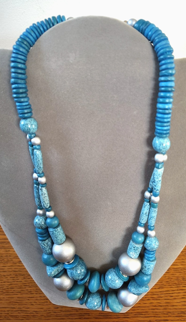 Vtg Two Strand Turquoise and Gray Colored Beaded Necklace with Clip-on Earrings