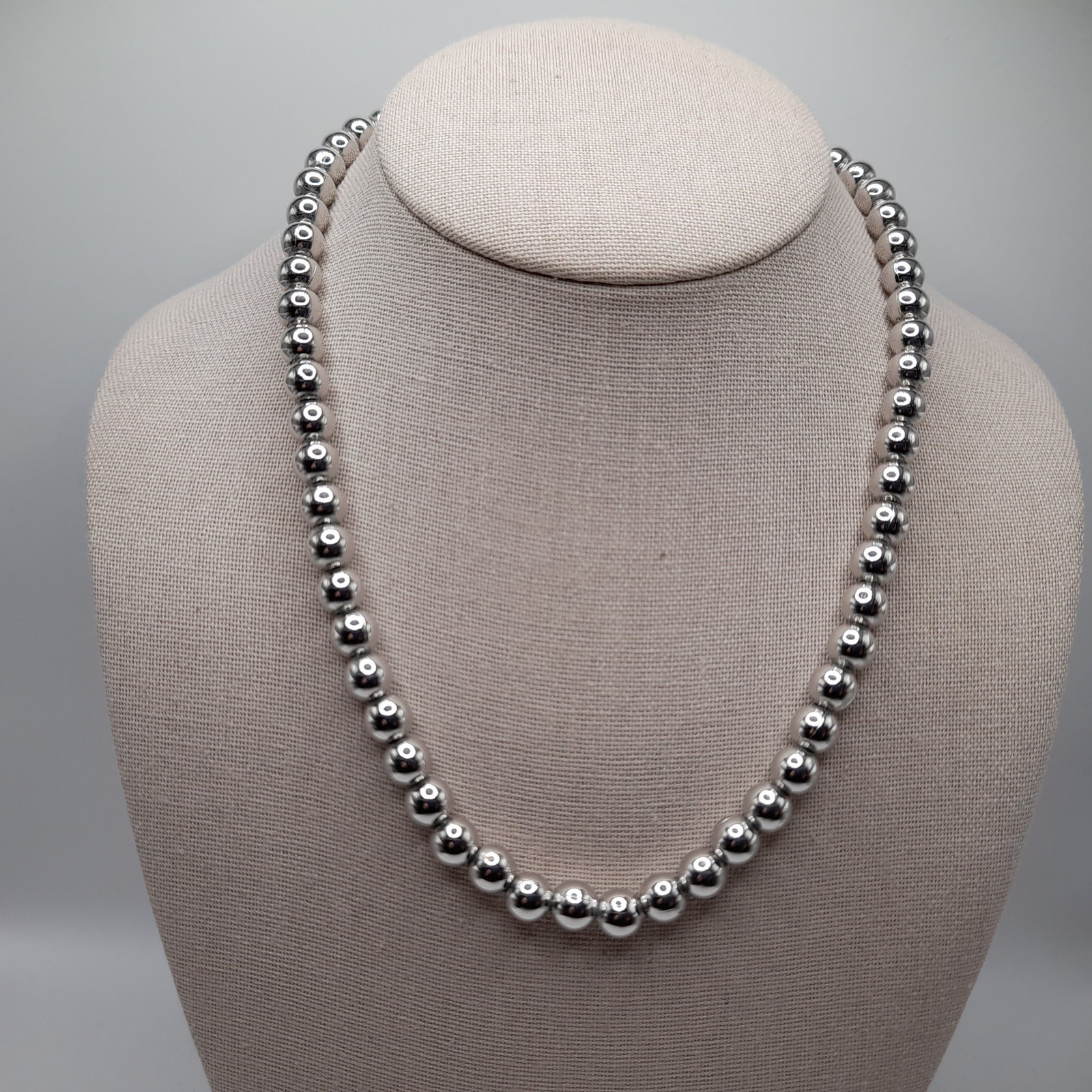 Vintage MONET Rhodium Plated Bead Necklace Sister Clasp Hang Tag