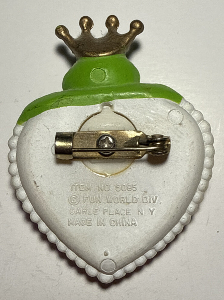 Vintage Fun World Kiss Me Frog Prince Lapel Pin E14