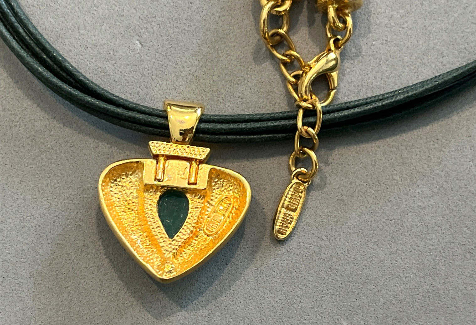 Vintage DAVID GRAU Gripoix Green Cabochon Teardrop Rhinestone Heart Necklace