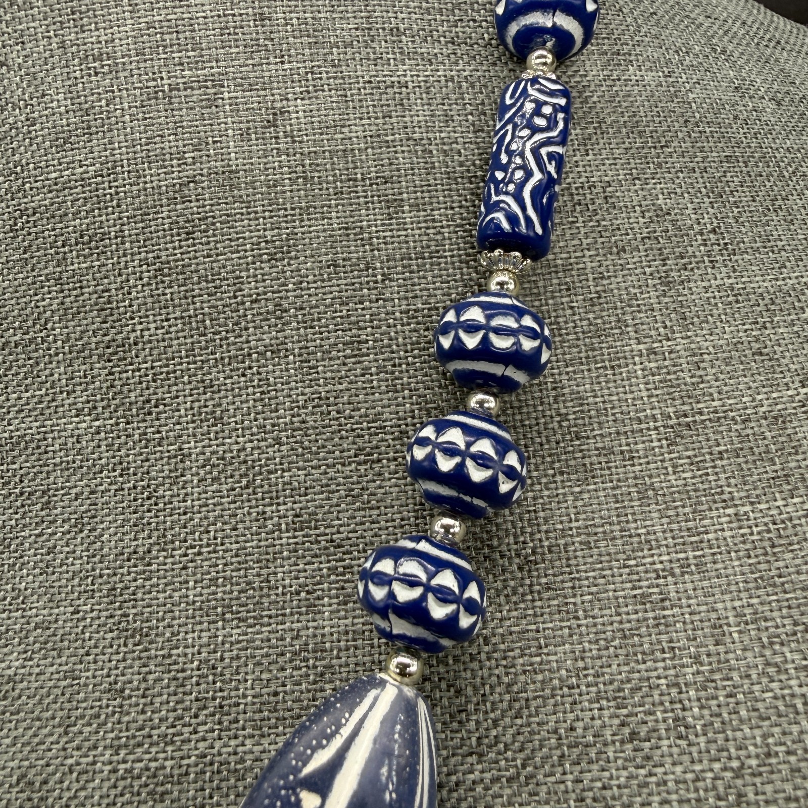Vintage Necklace Blue White Patterned Beaded 22 Inches