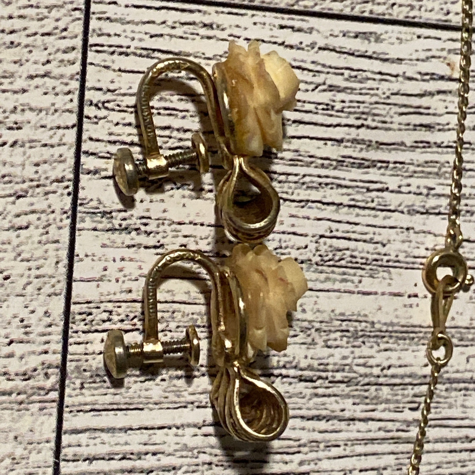 Vtg 14k GF Necklace Earrings & Bracelet Set Carved Resin Roses Gold Filled
