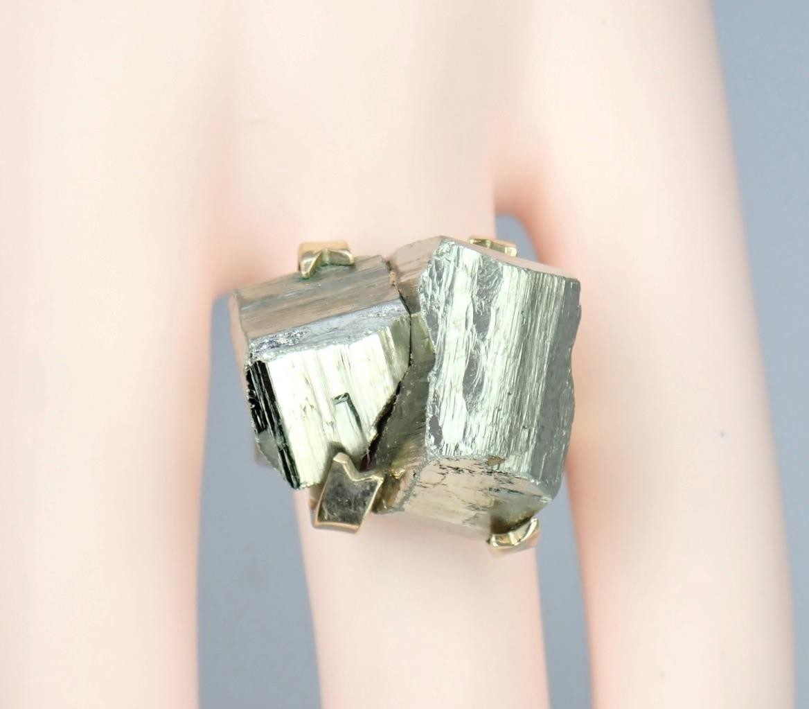 Amazing Vintage 1970s Brutalist Modernist 9K Gold Pyrite Cocktail Ring 1971 7.25