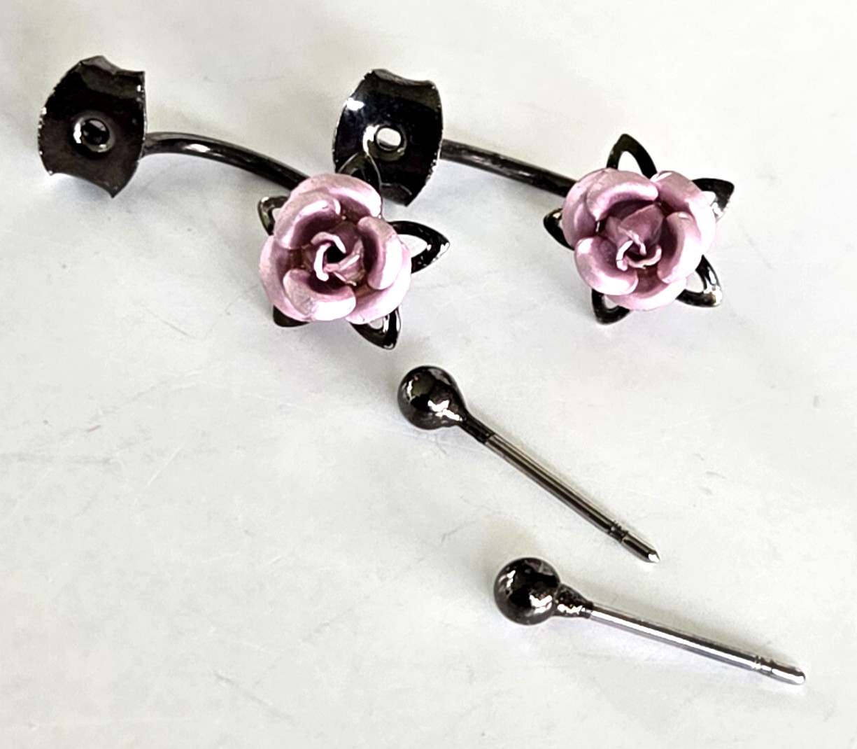 Vintage Pink Aluminum Rose Flower Stud & Hoop Gunmetal Earrings 13/16″